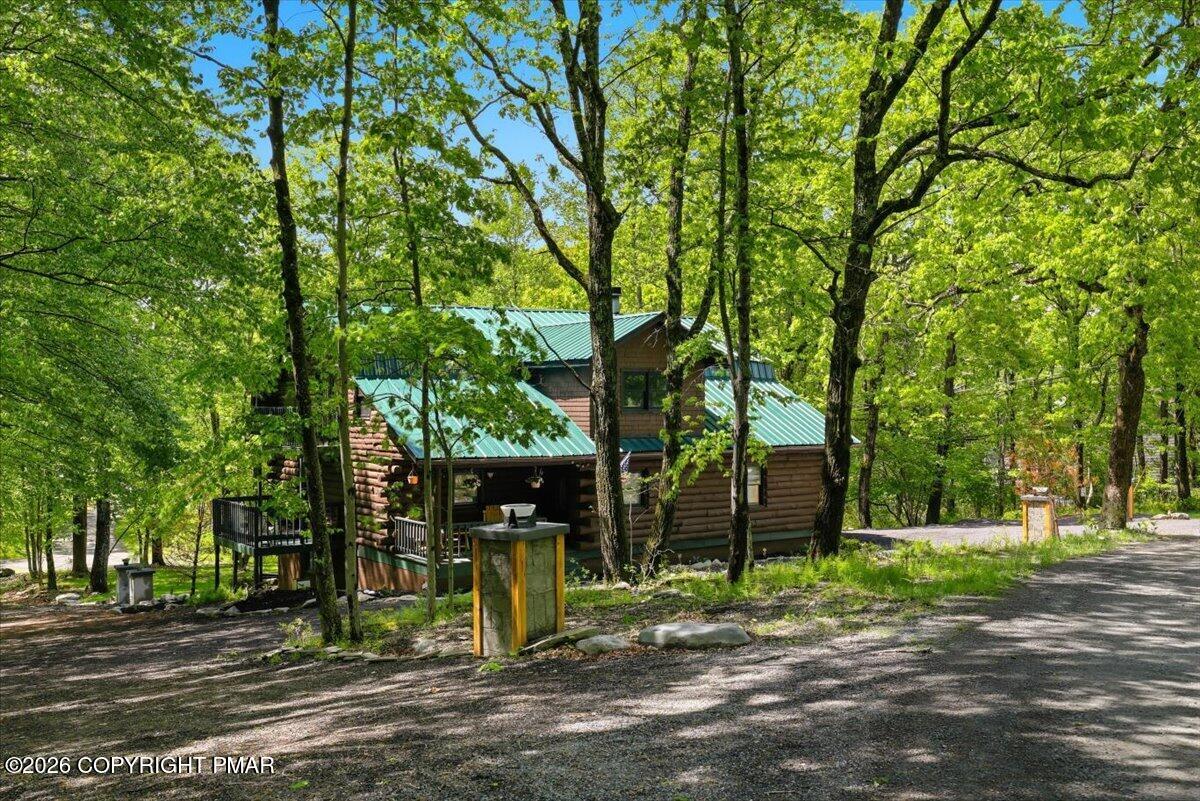 188 Twin Lakes Drive Property Photo 2
