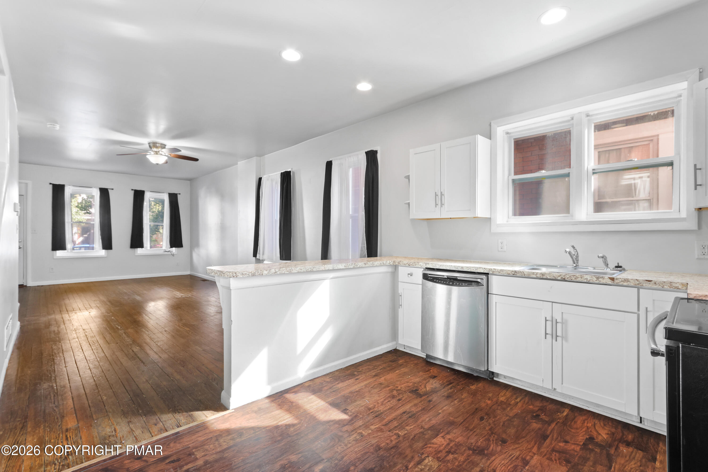 617 E 5th Street Property Photo 11