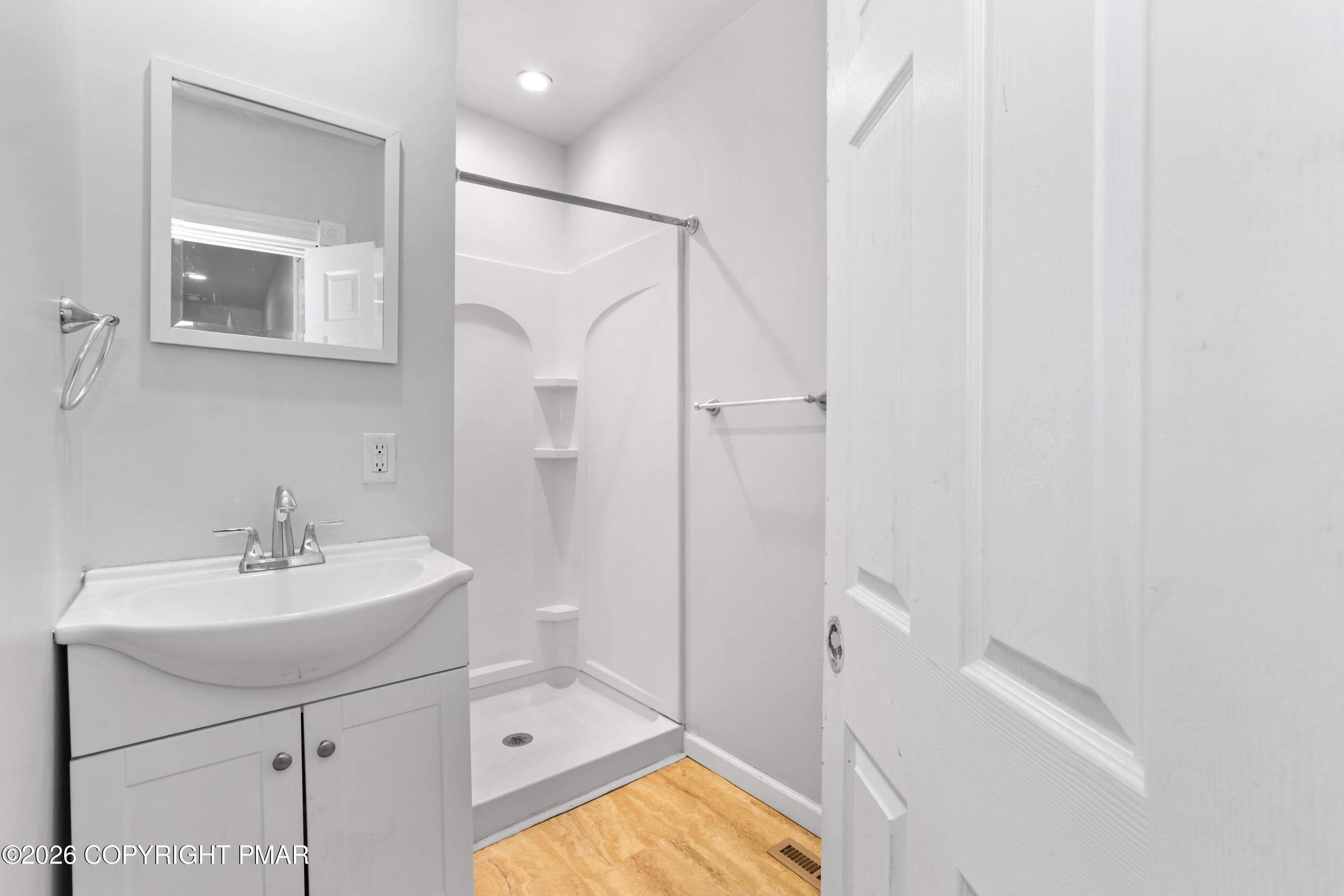 617 E 5th Street Property Photo 23