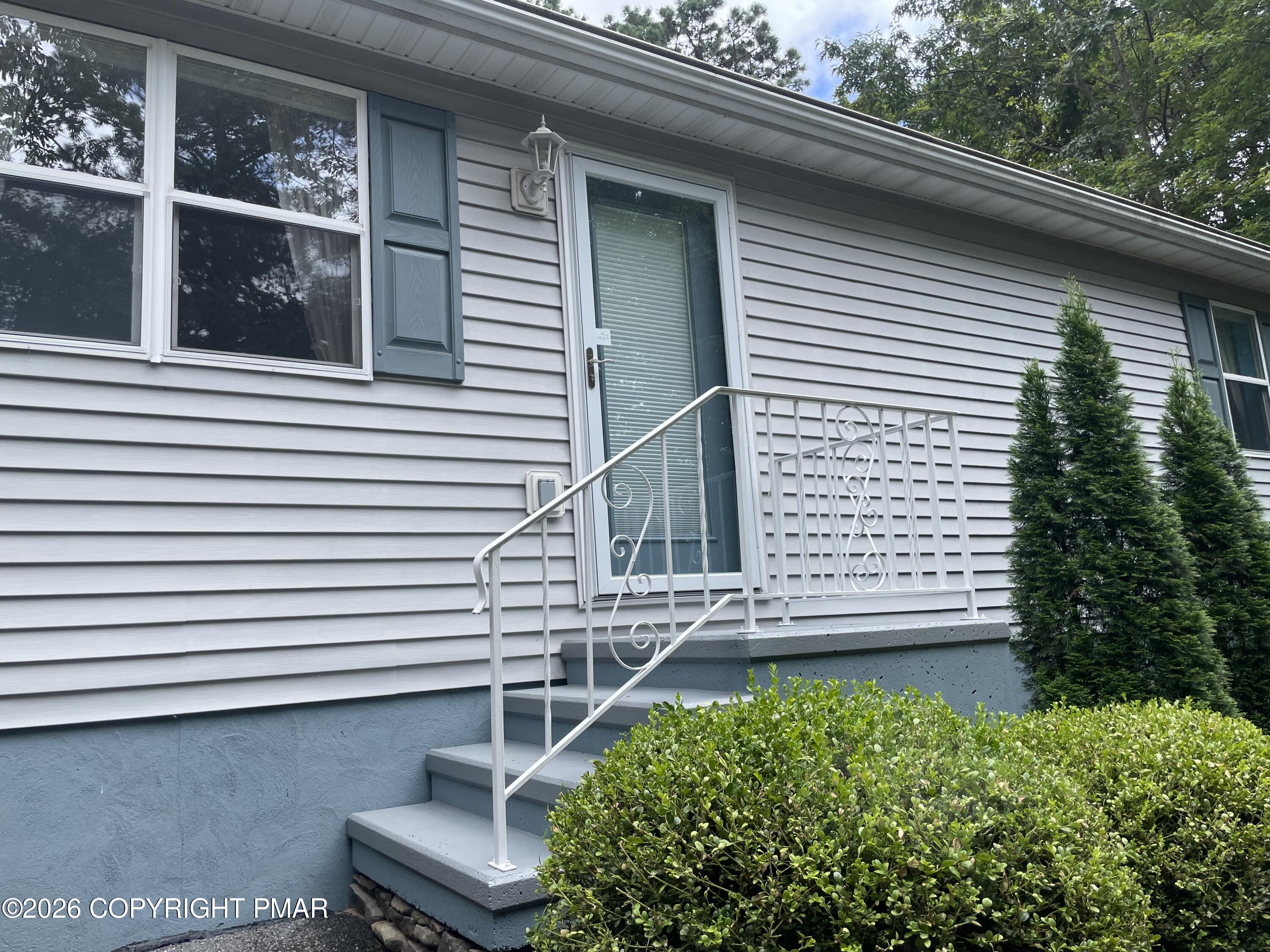 2012 Louis Drive Property Photo 2
