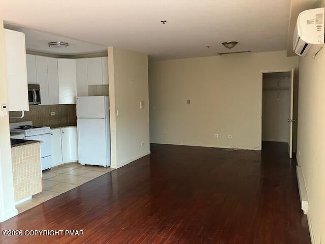 632 Main Street 3r Property Photo 2