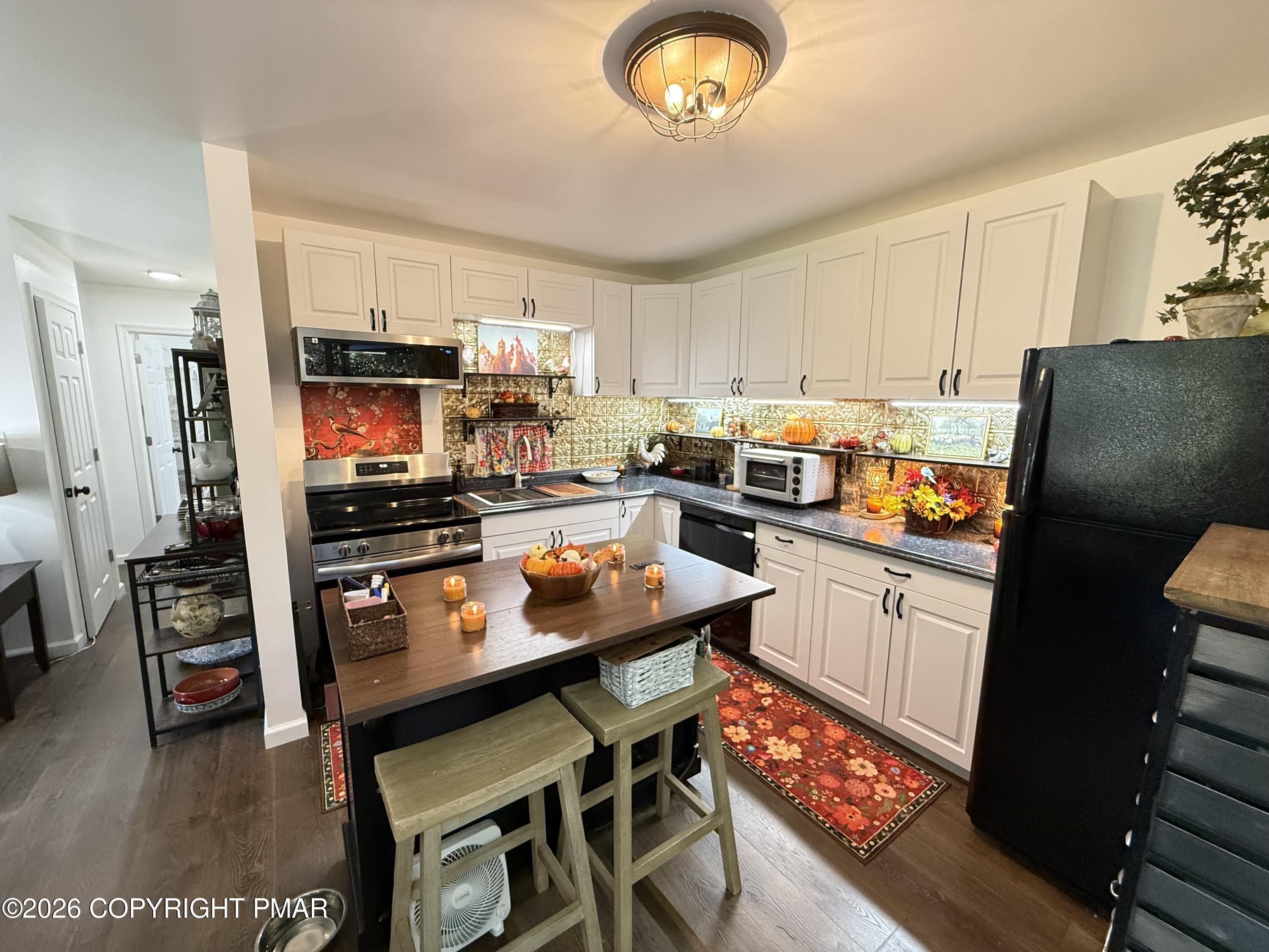 483 Mountain Road Property Photo 8