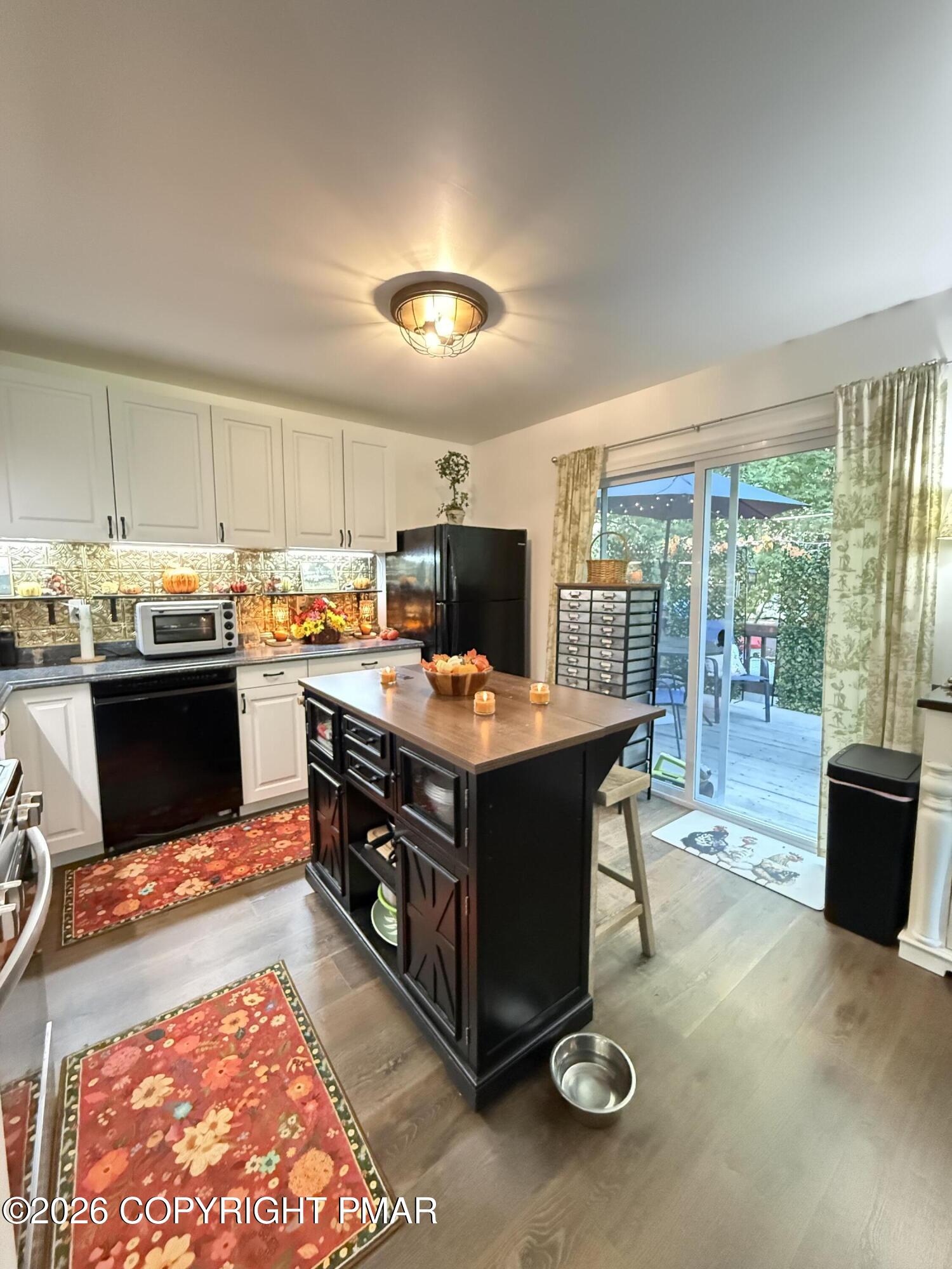 483 Mountain Road Property Photo 10