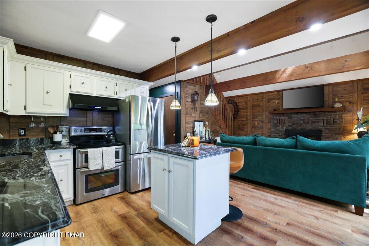 203 Bellingham Drive Property Photo 9