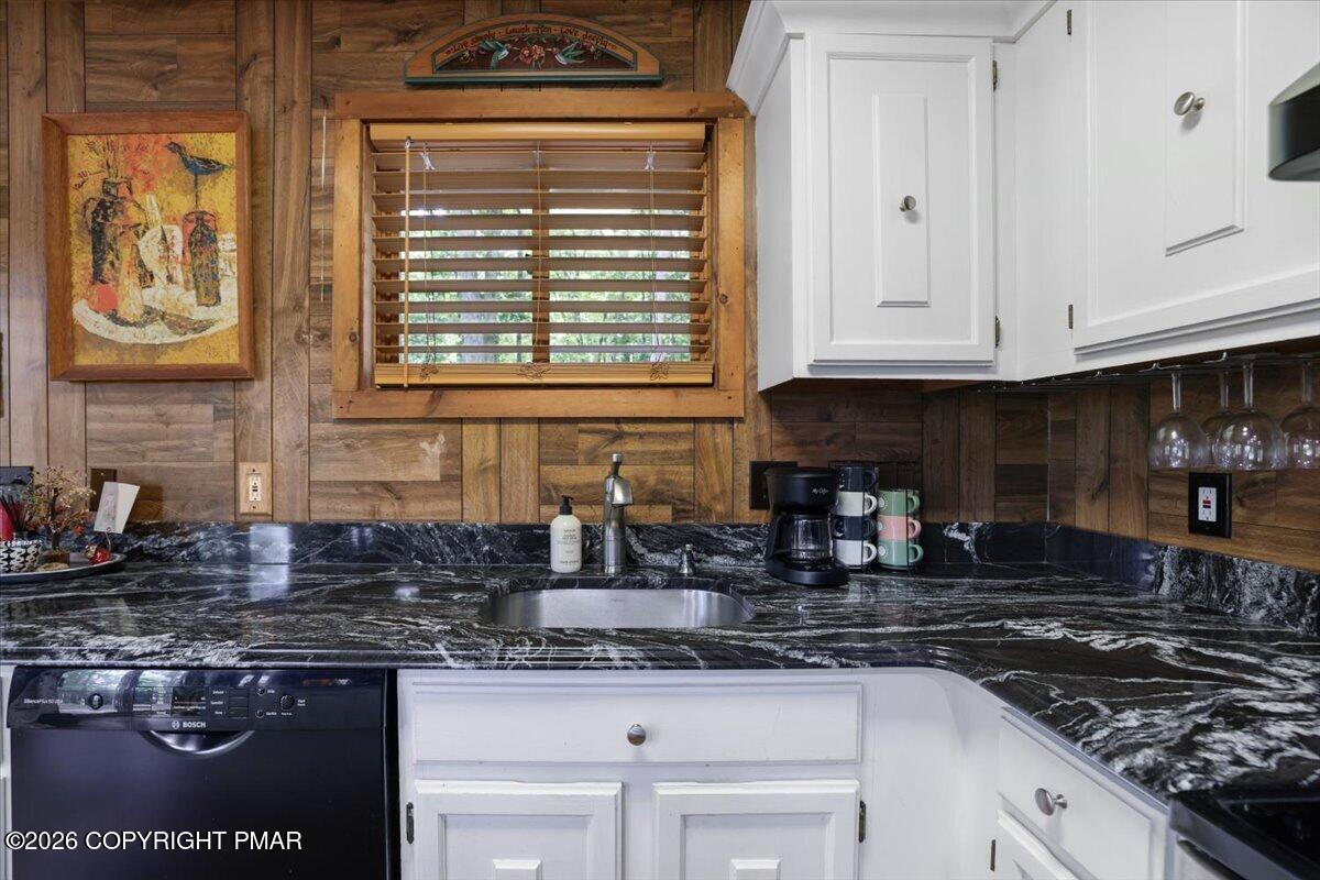 203 Bellingham Drive Property Photo 13