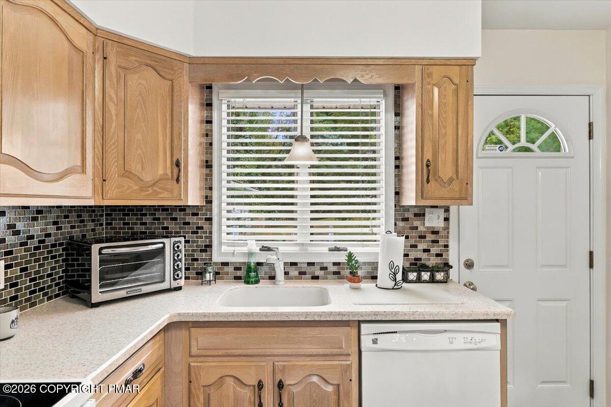612 Sunlite Lane Property Photo 10
