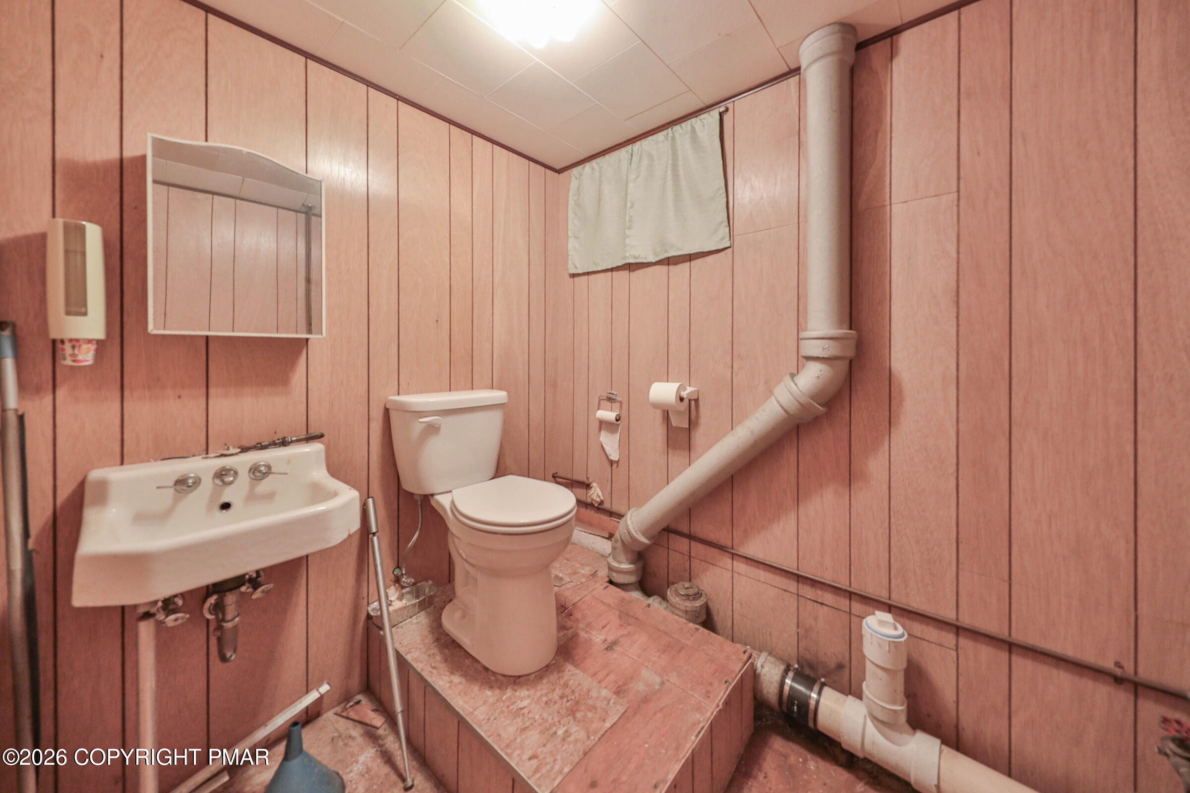 766 Franklin Avenue Property Photo 37