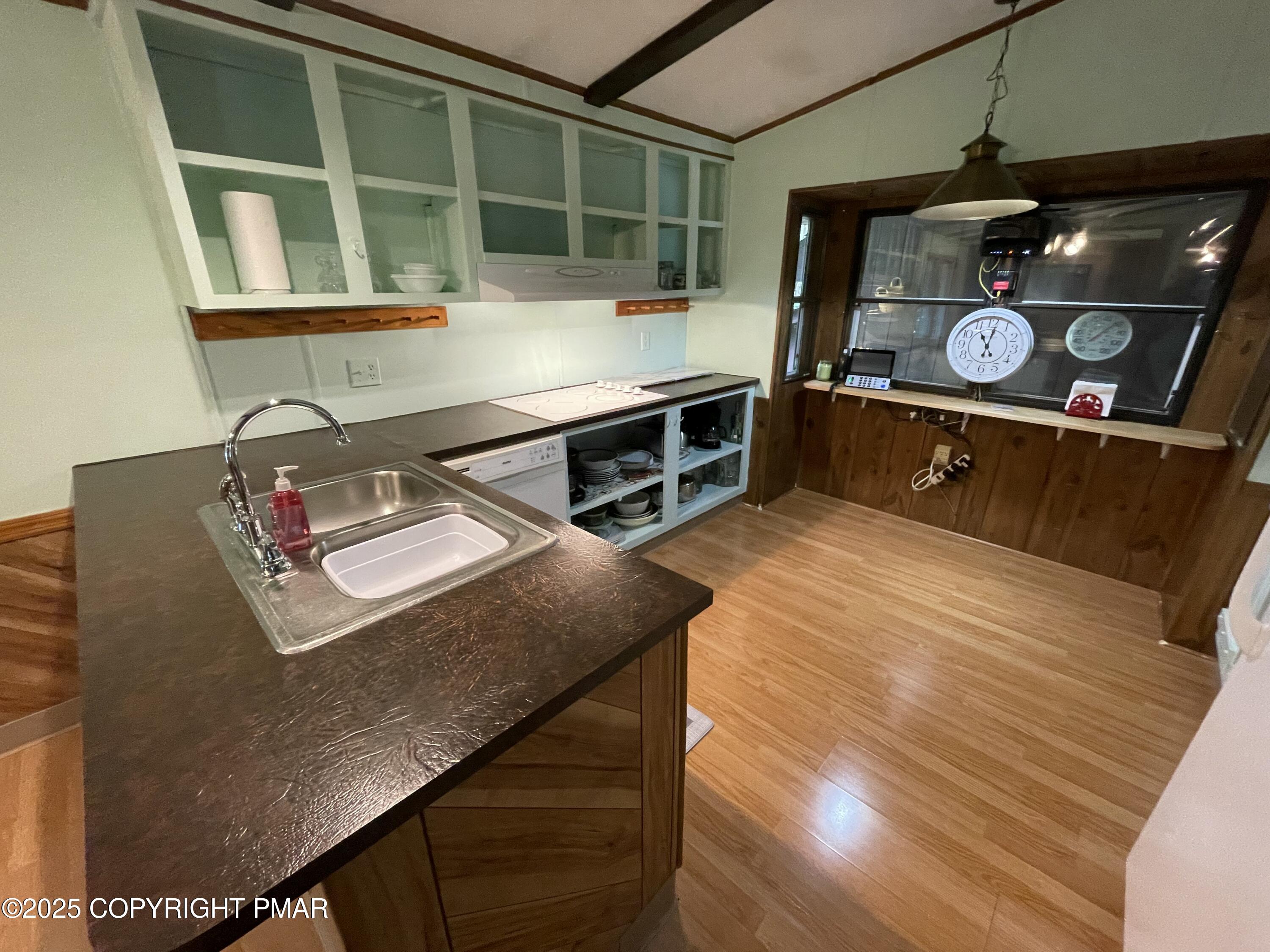 18 Sherman Drive Property Photo 8