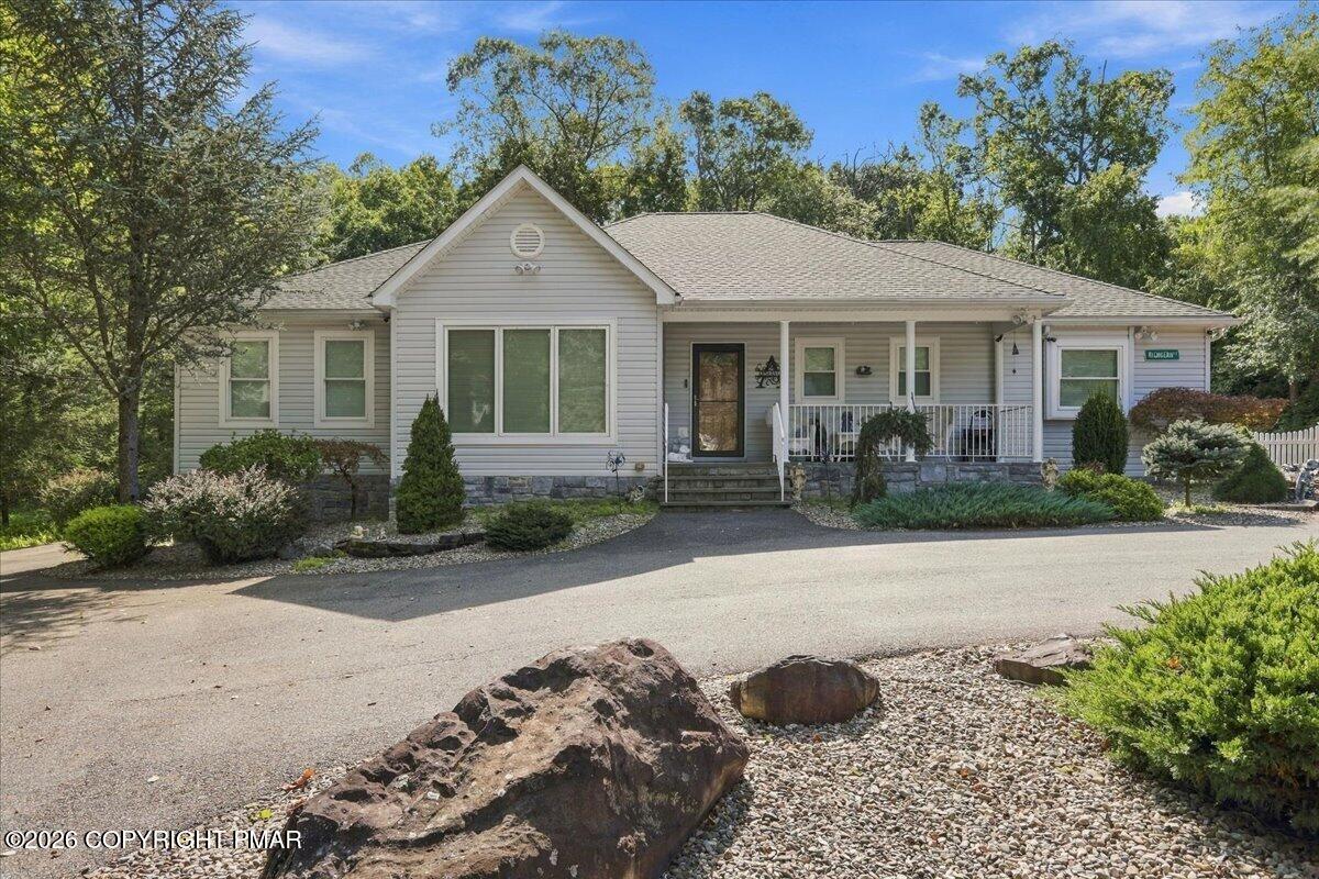 126 Estate Drive Property Photo 1
