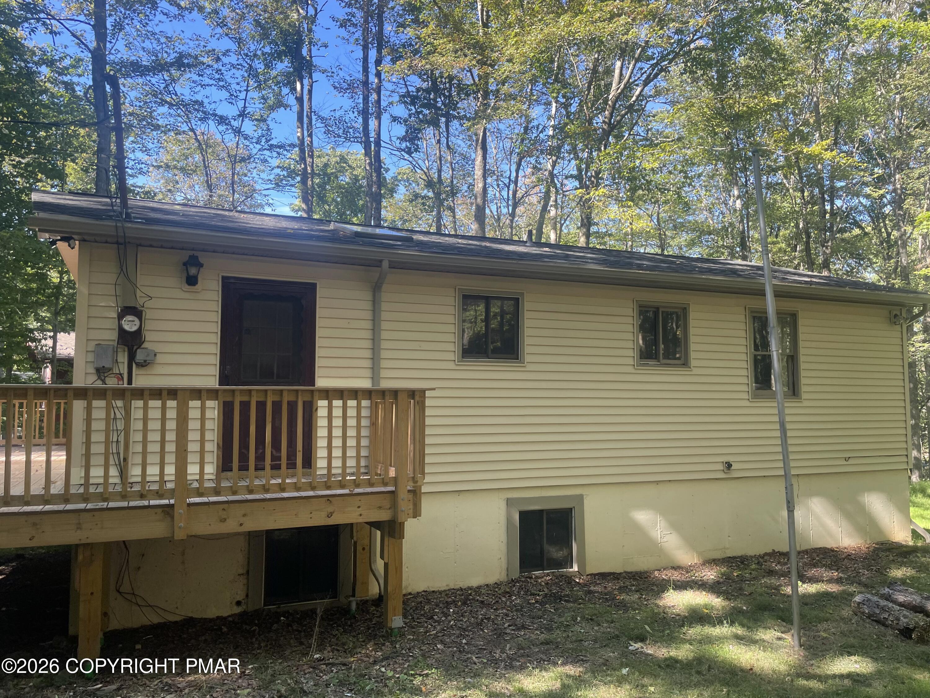 1047 Maple Drive Property Photo 4