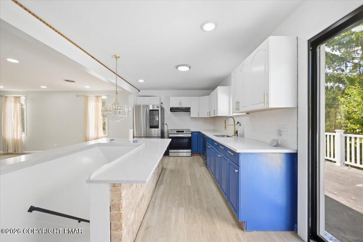 136 E West Street Property Photo 13