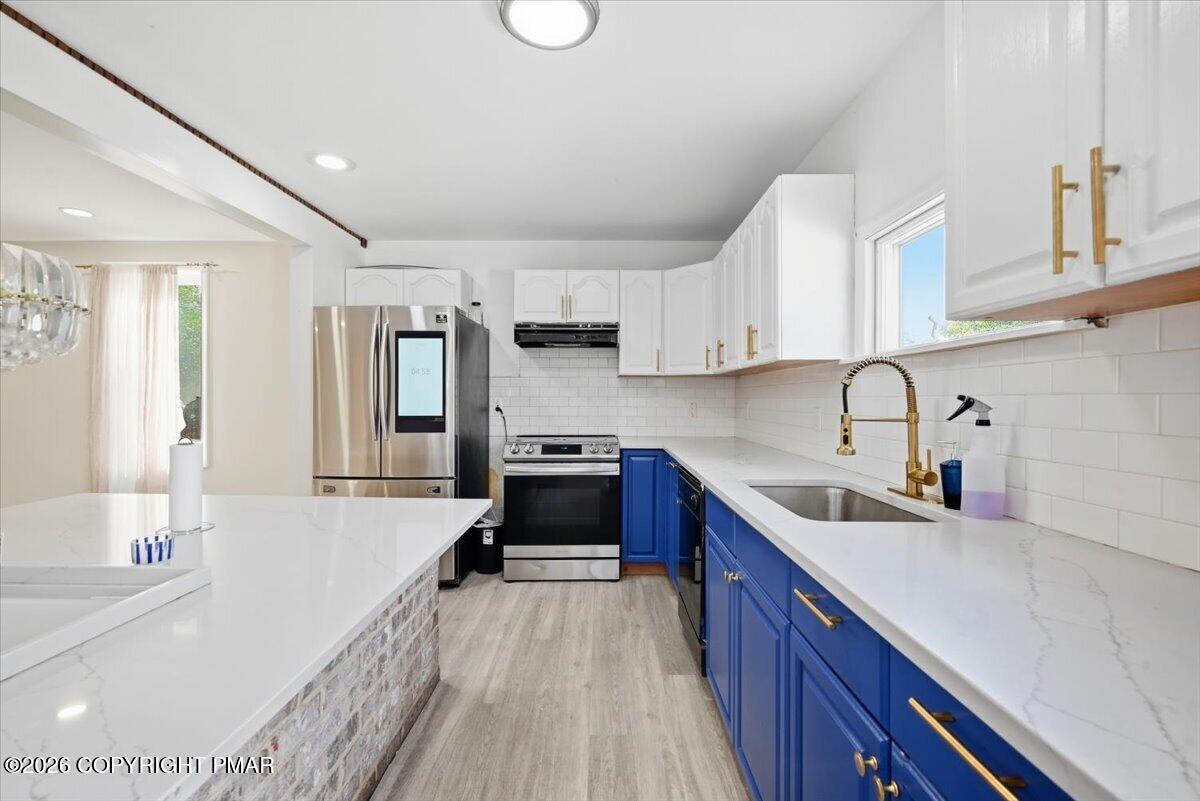 136 E West Street Property Photo 15