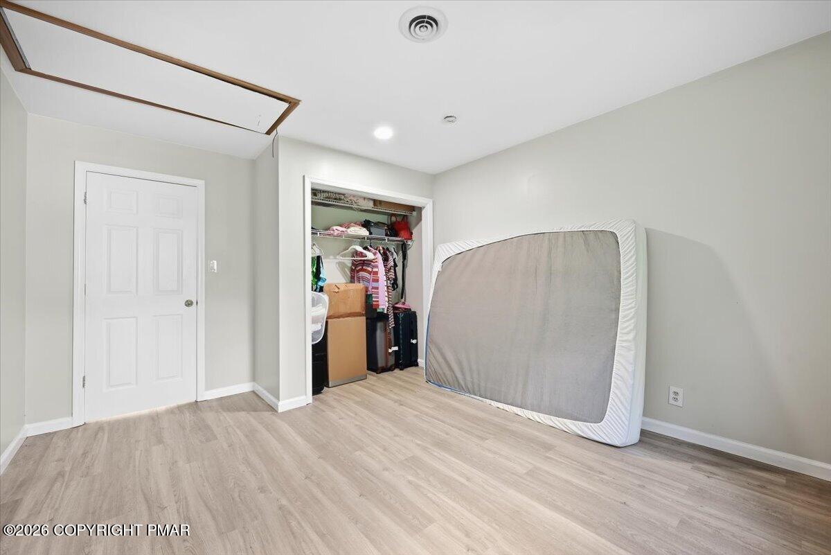 136 E West Street Property Photo 26