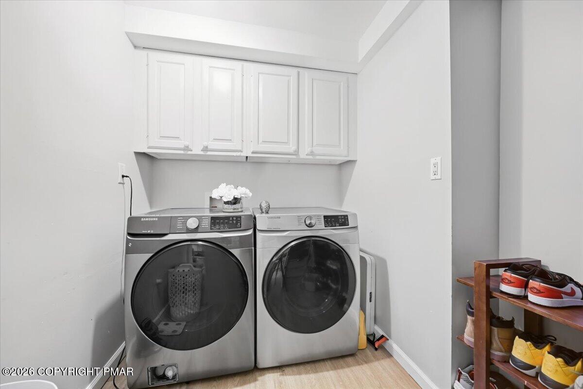 136 E West Street Property Photo 35