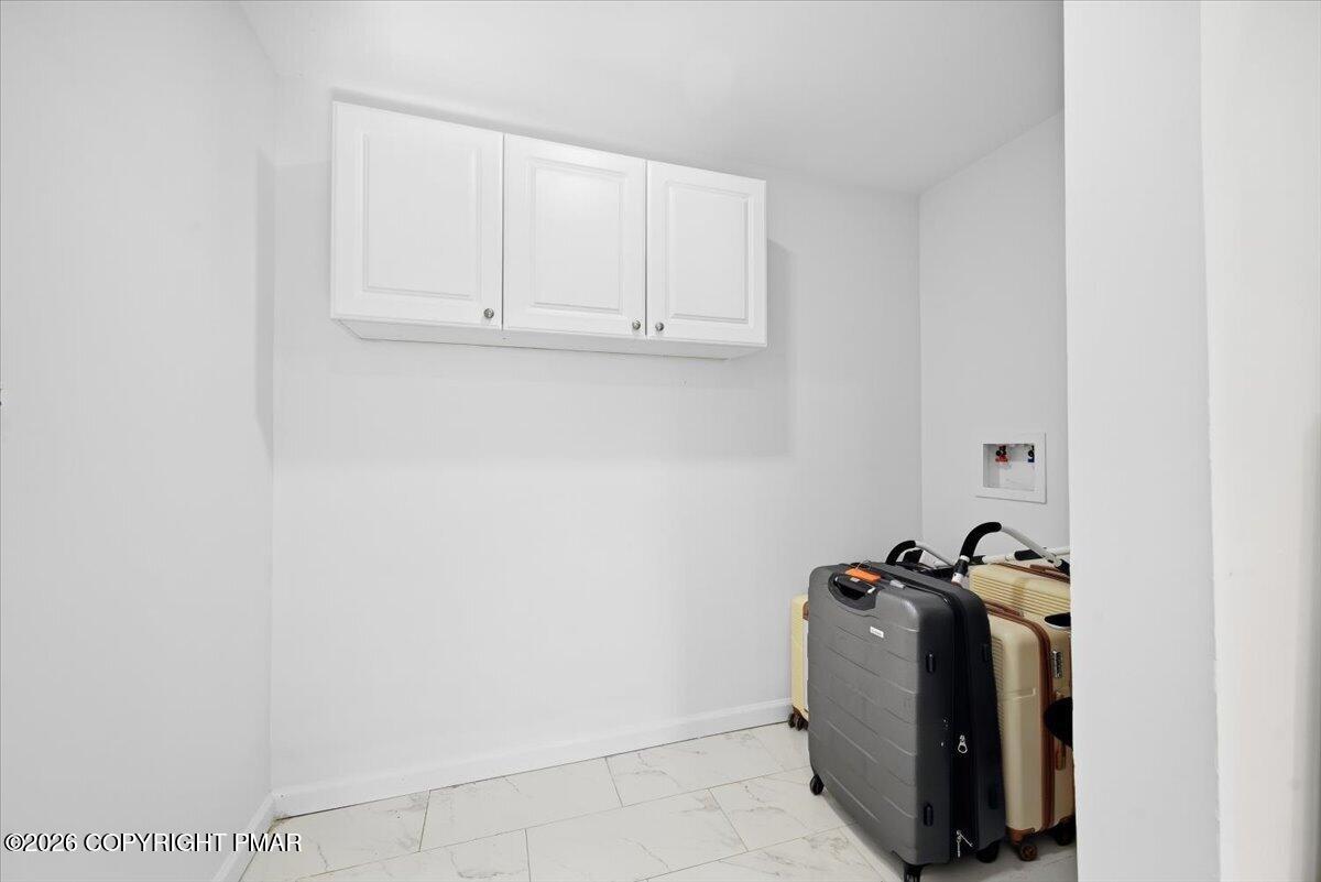 136 E West Street Property Photo 36