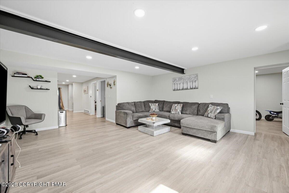 136 E West Street Property Photo 39