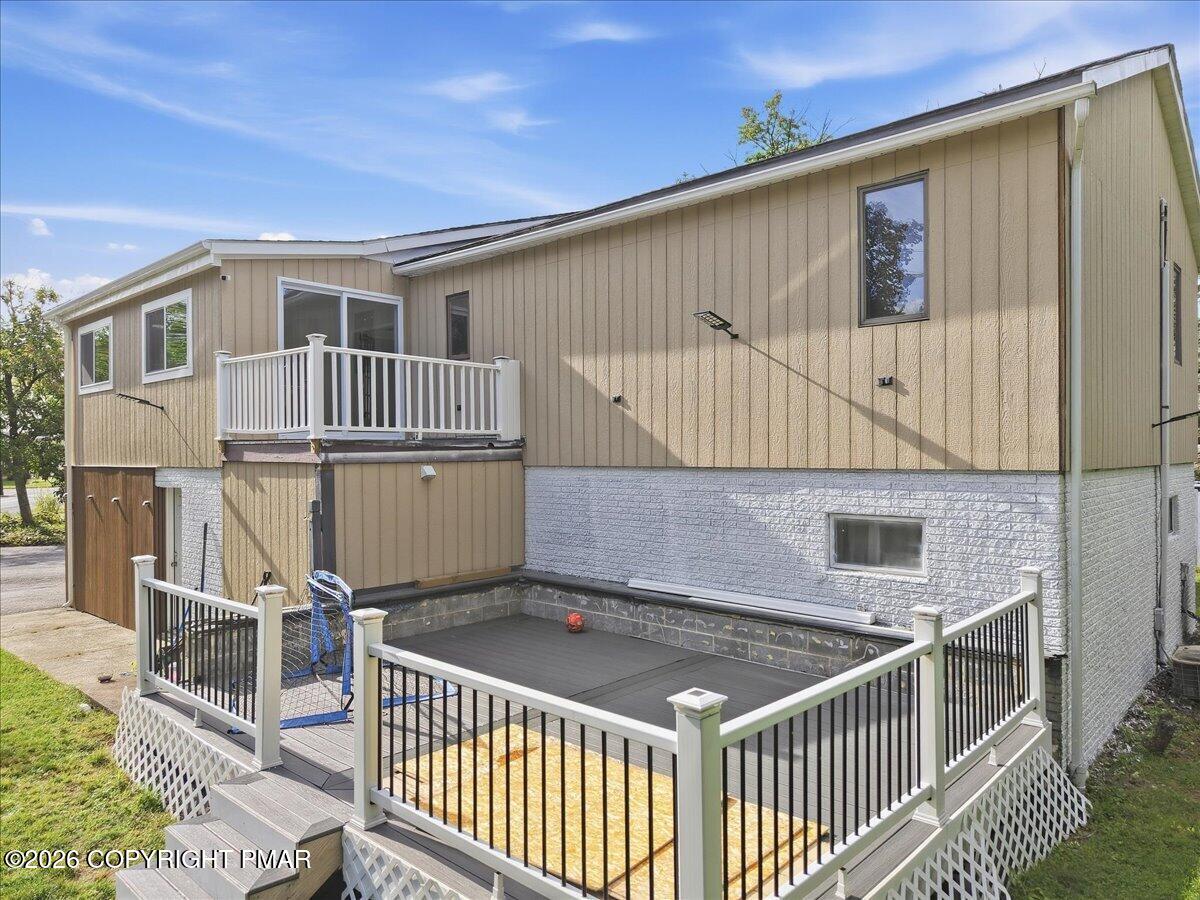136 E West Street Property Photo 64