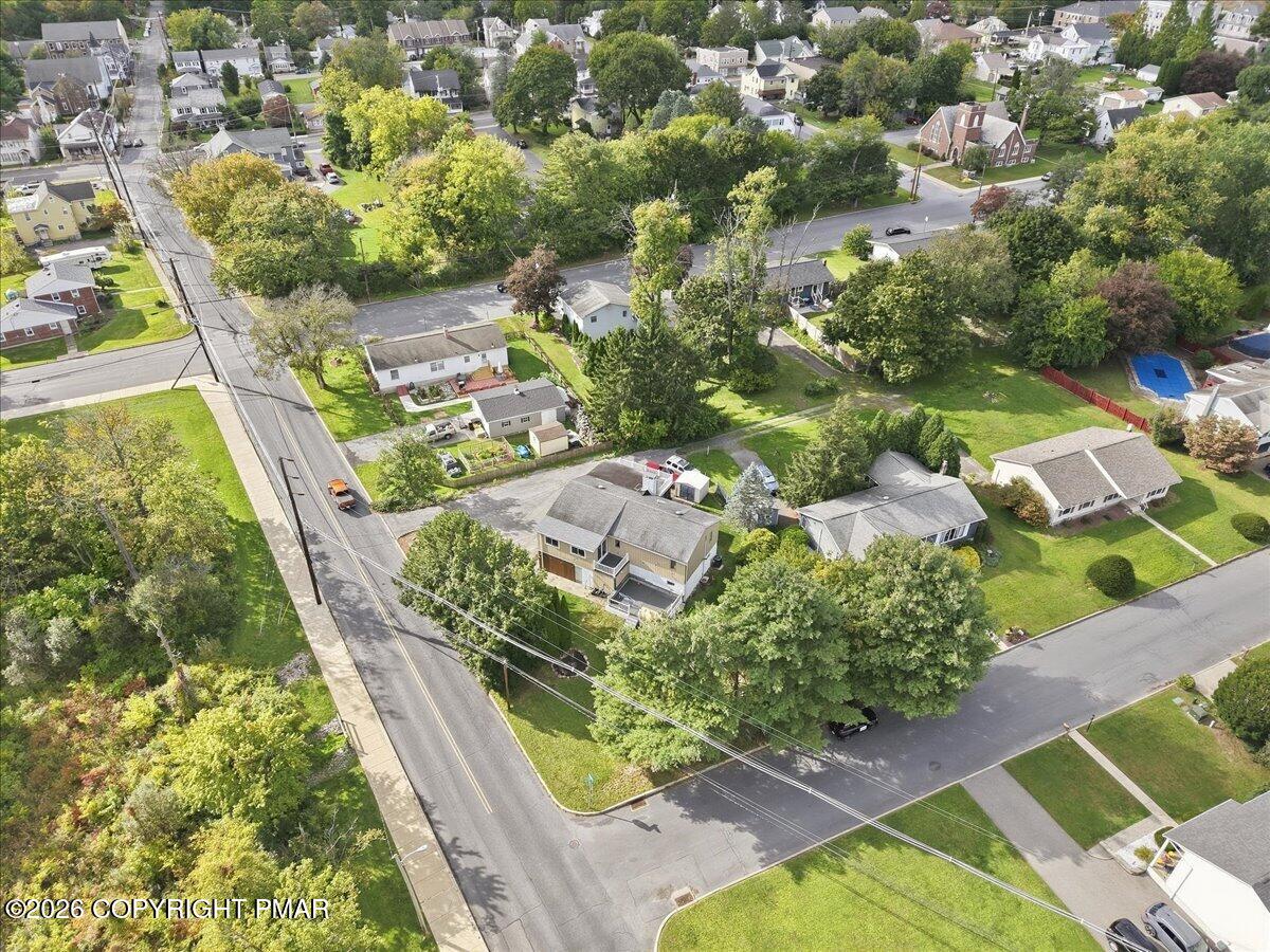 136 E West Street Property Photo 69