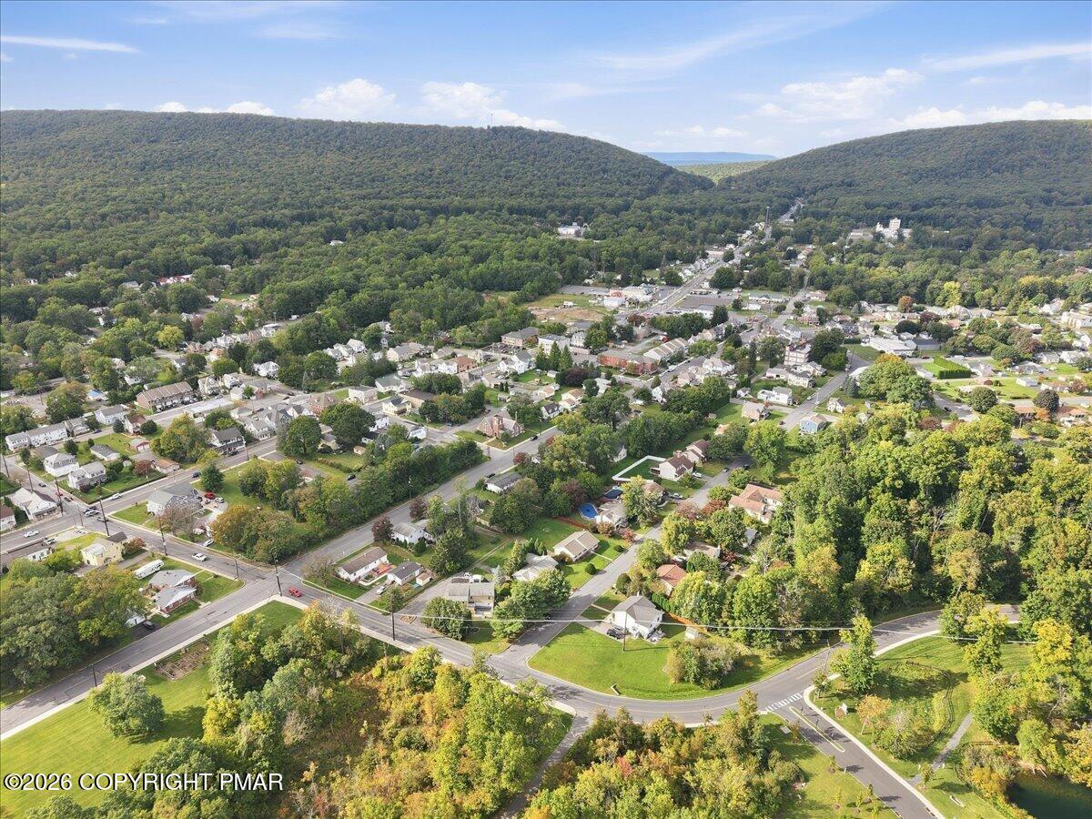 136 E West Street Property Photo 72