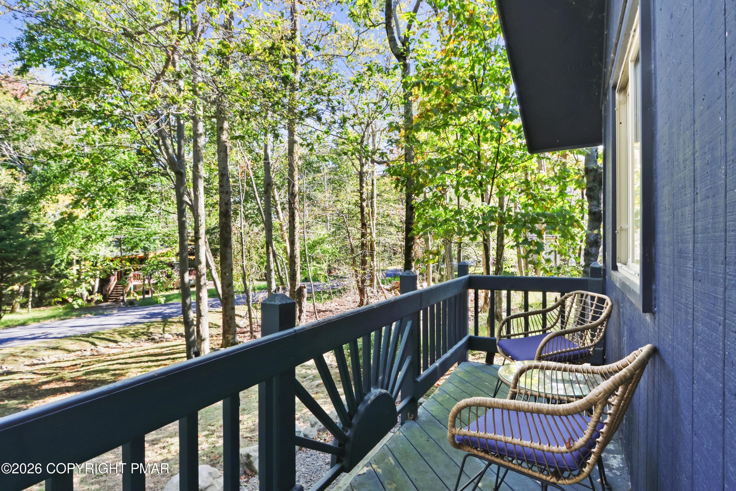 9820 Deerwood Drive Property Photo 5