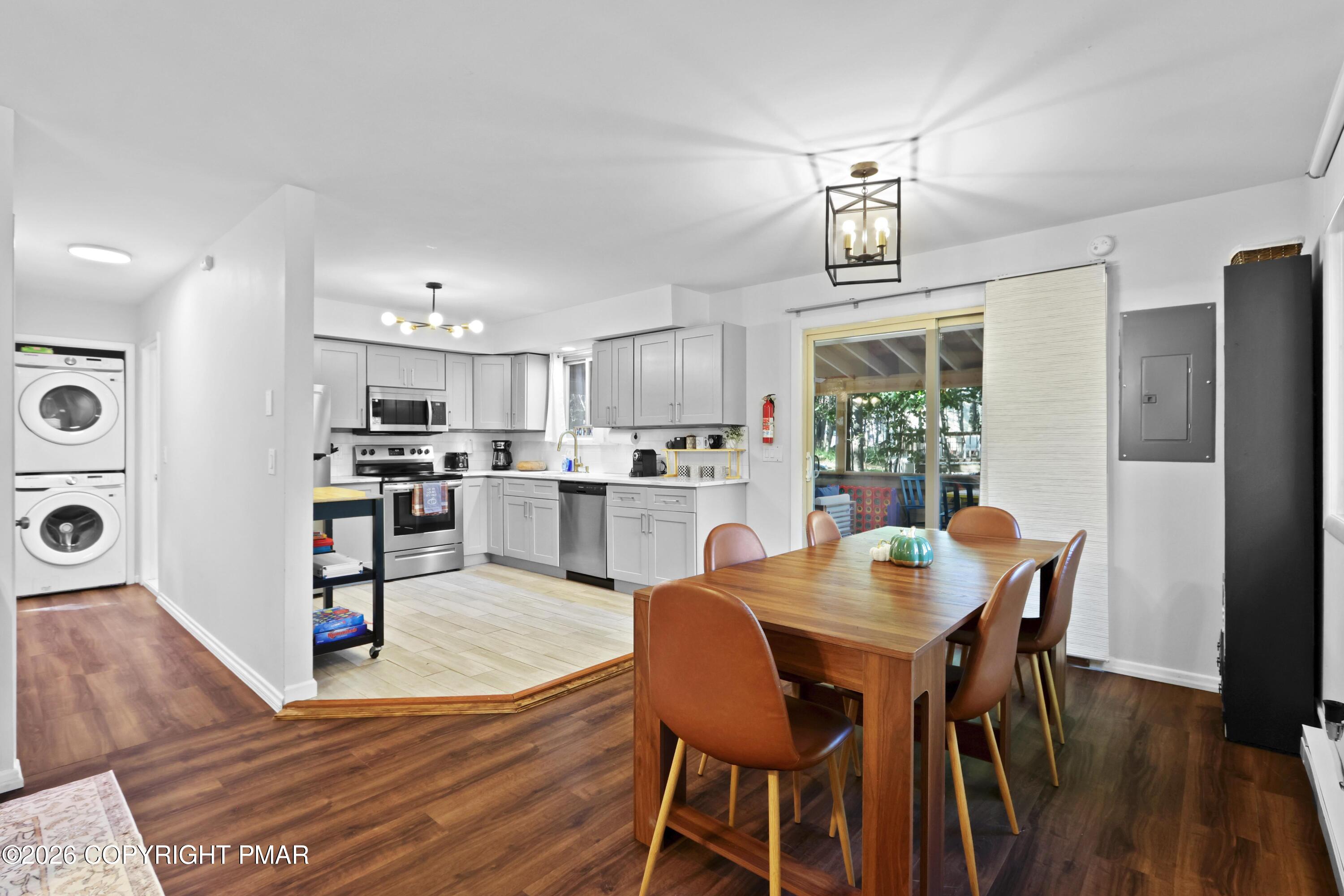 9820 Deerwood Drive Property Photo 14