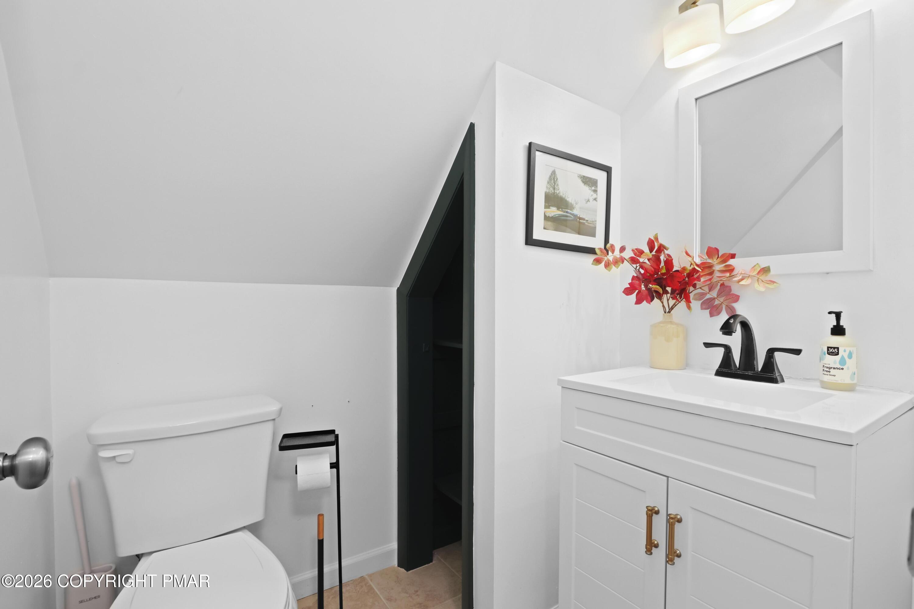 9820 Deerwood Drive Property Photo 24