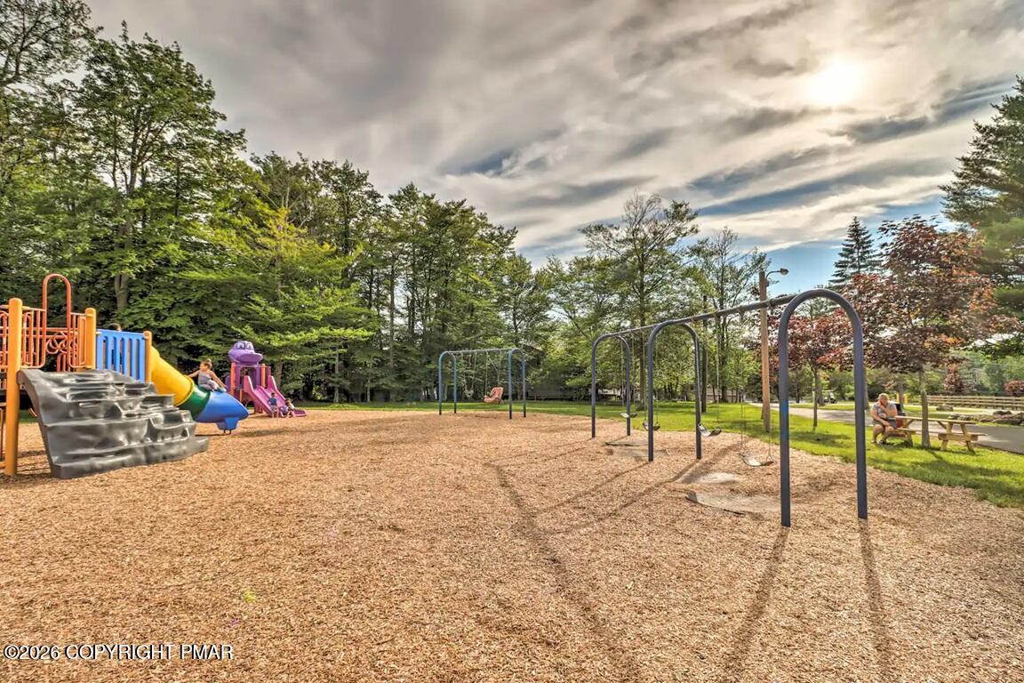 9820 Deerwood Drive Property Photo 43