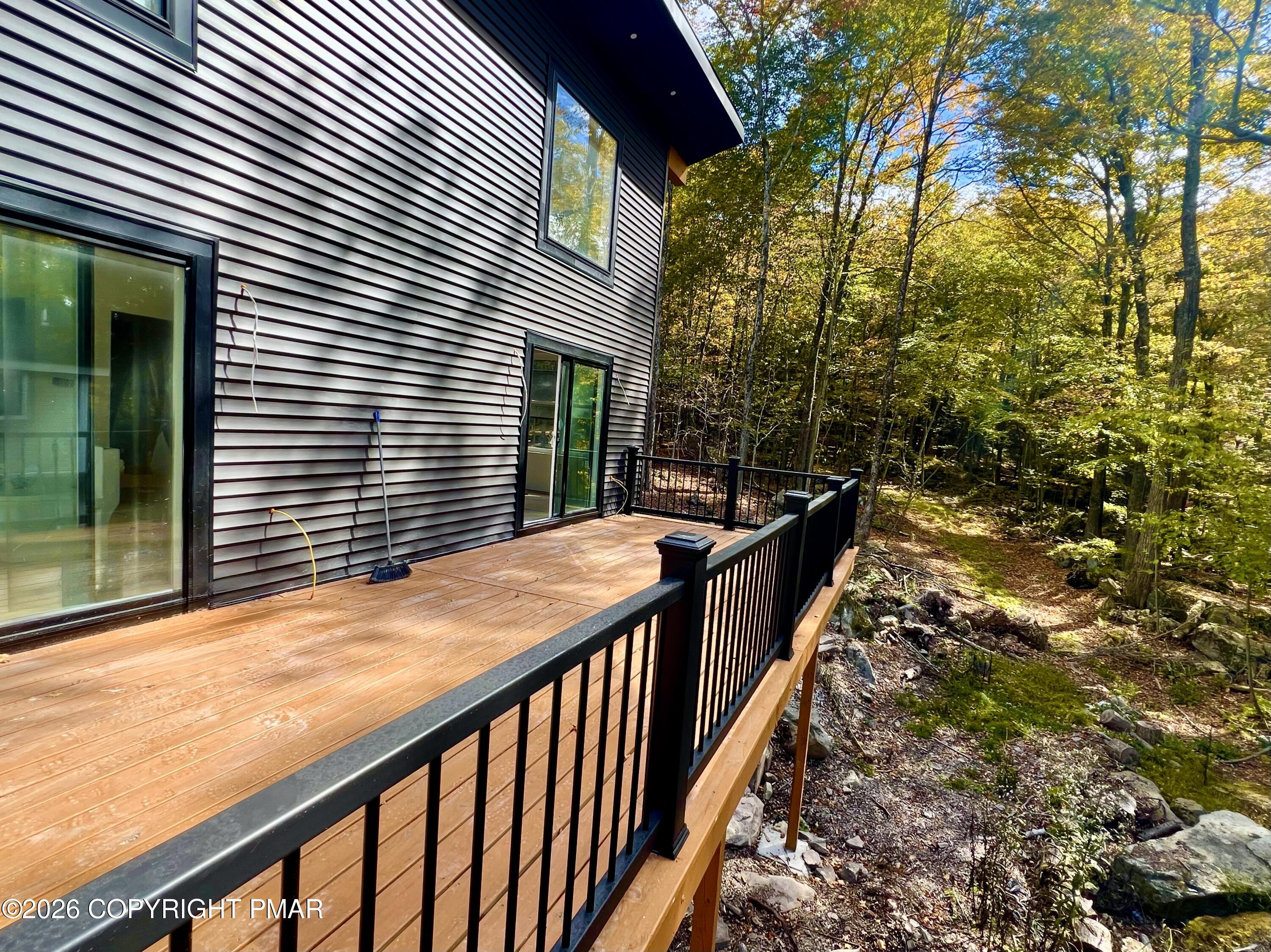 12 Dunhill Court Property Photo 5