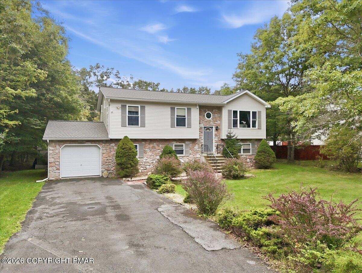 1216 Glade Drive Property Photo 4