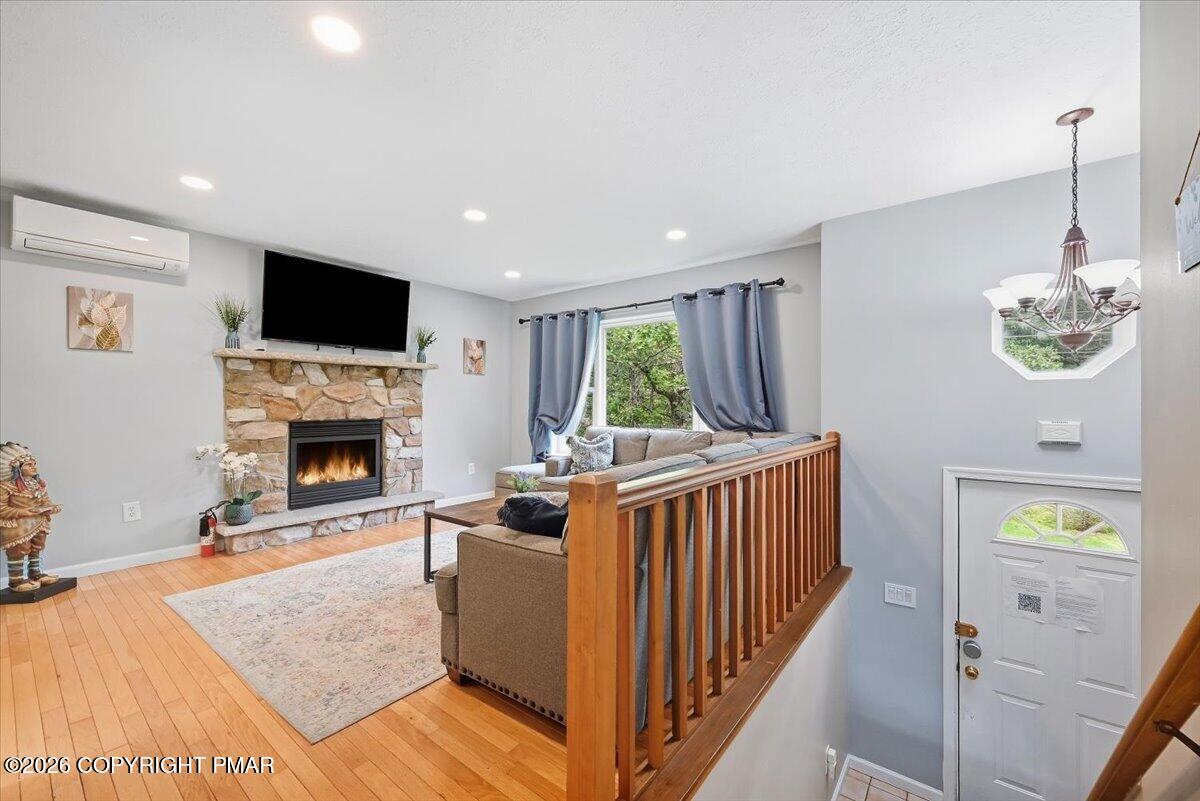 1216 Glade Drive Property Photo 10