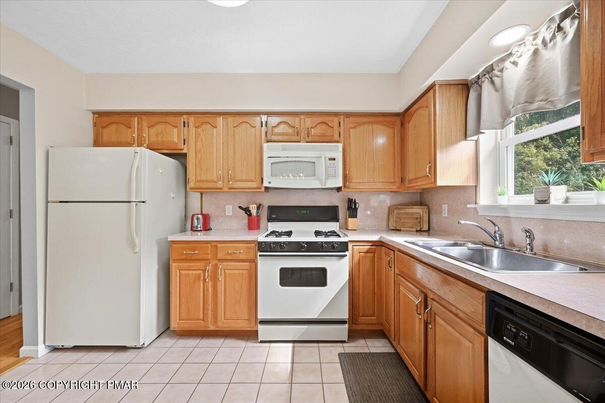 1216 Glade Drive Property Photo 22