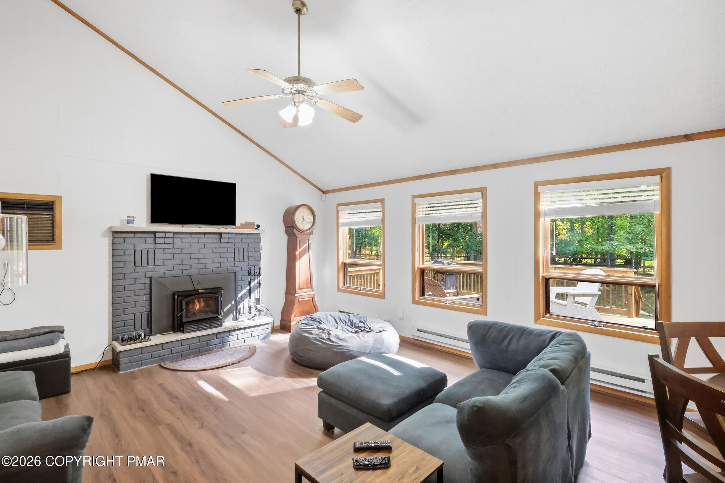 523 Saunders Court Property Photo 7