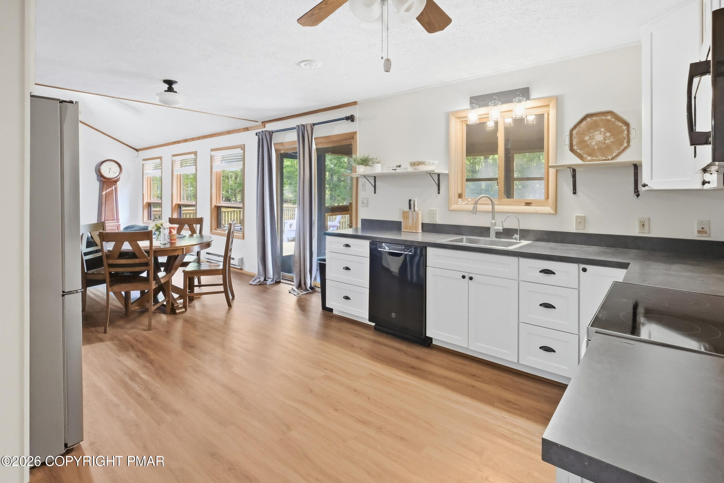 523 Saunders Court Property Photo 10