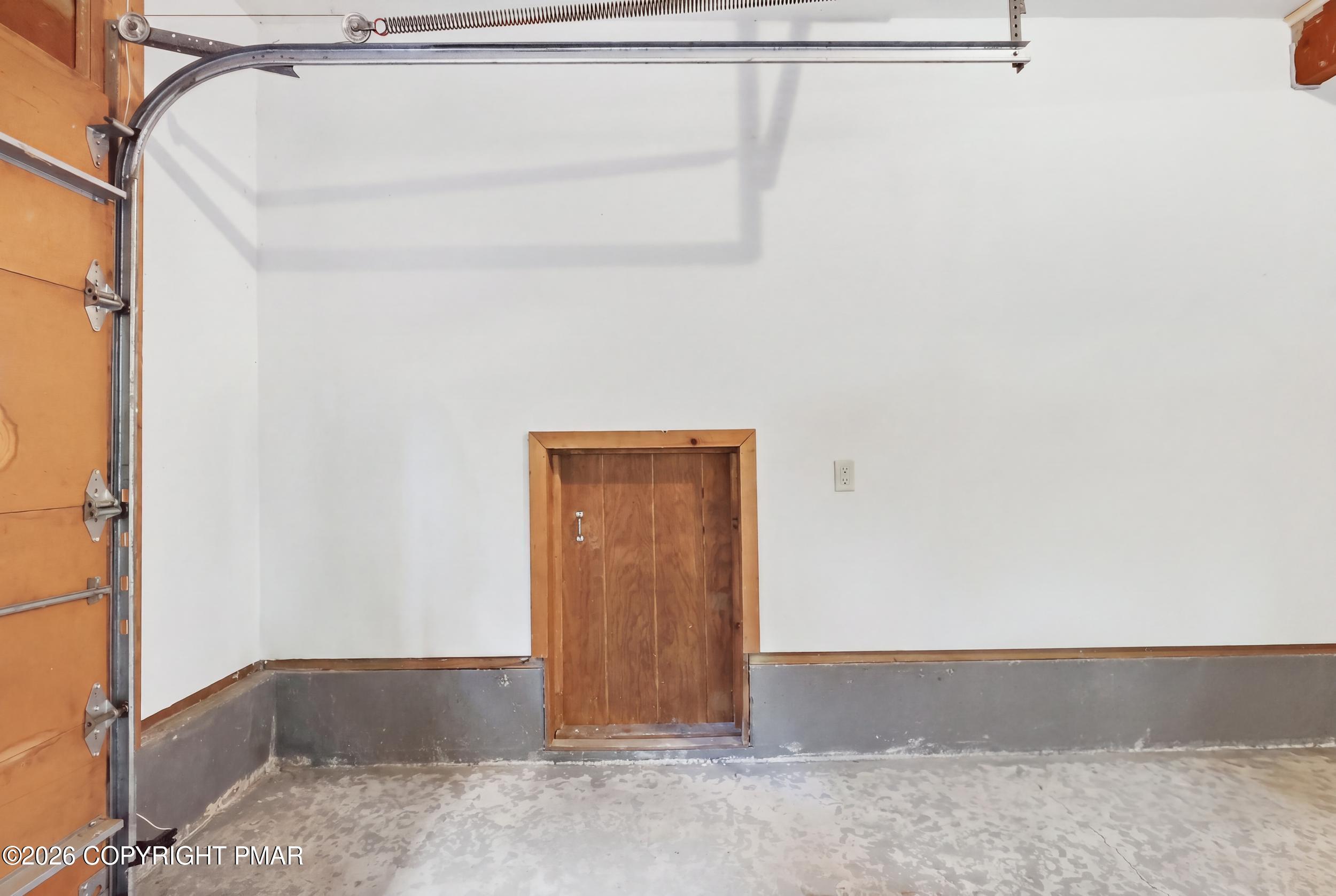 523 Saunders Court Property Photo 32