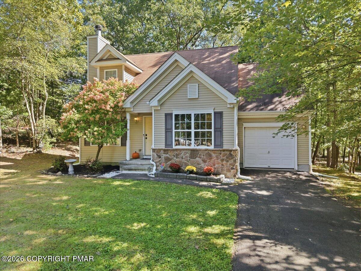 6105 Braintree Drive Property Photo 1