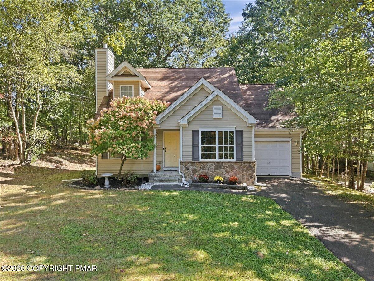 6105 Braintree Drive Property Photo 3