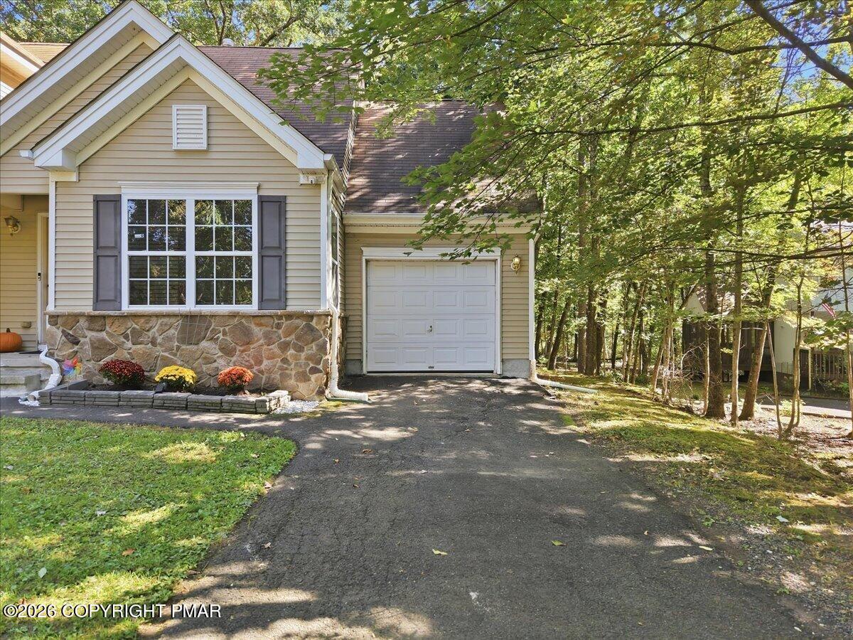 6105 Braintree Drive Property Photo 30