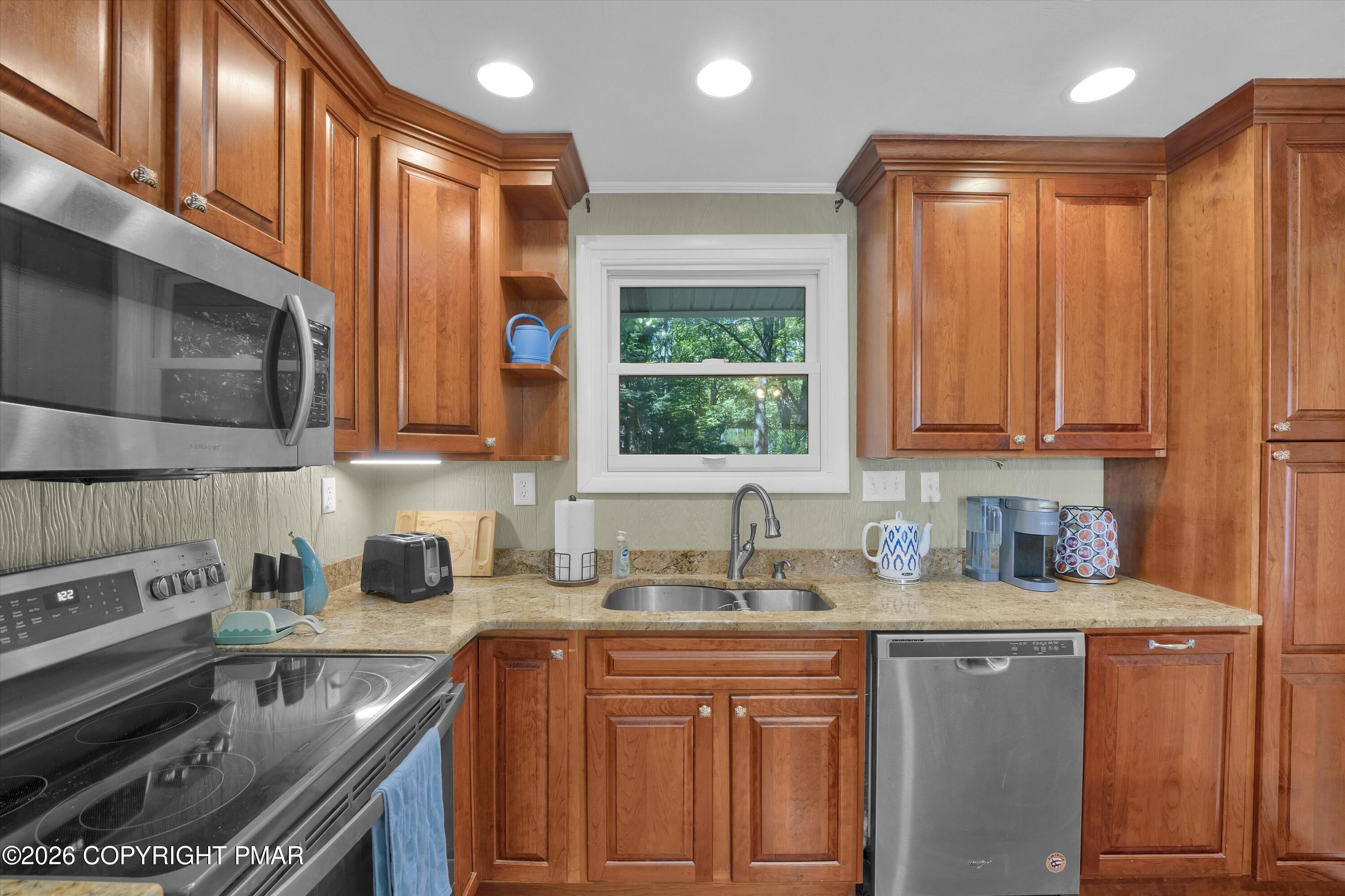 98 Skye Drive Property Photo 4