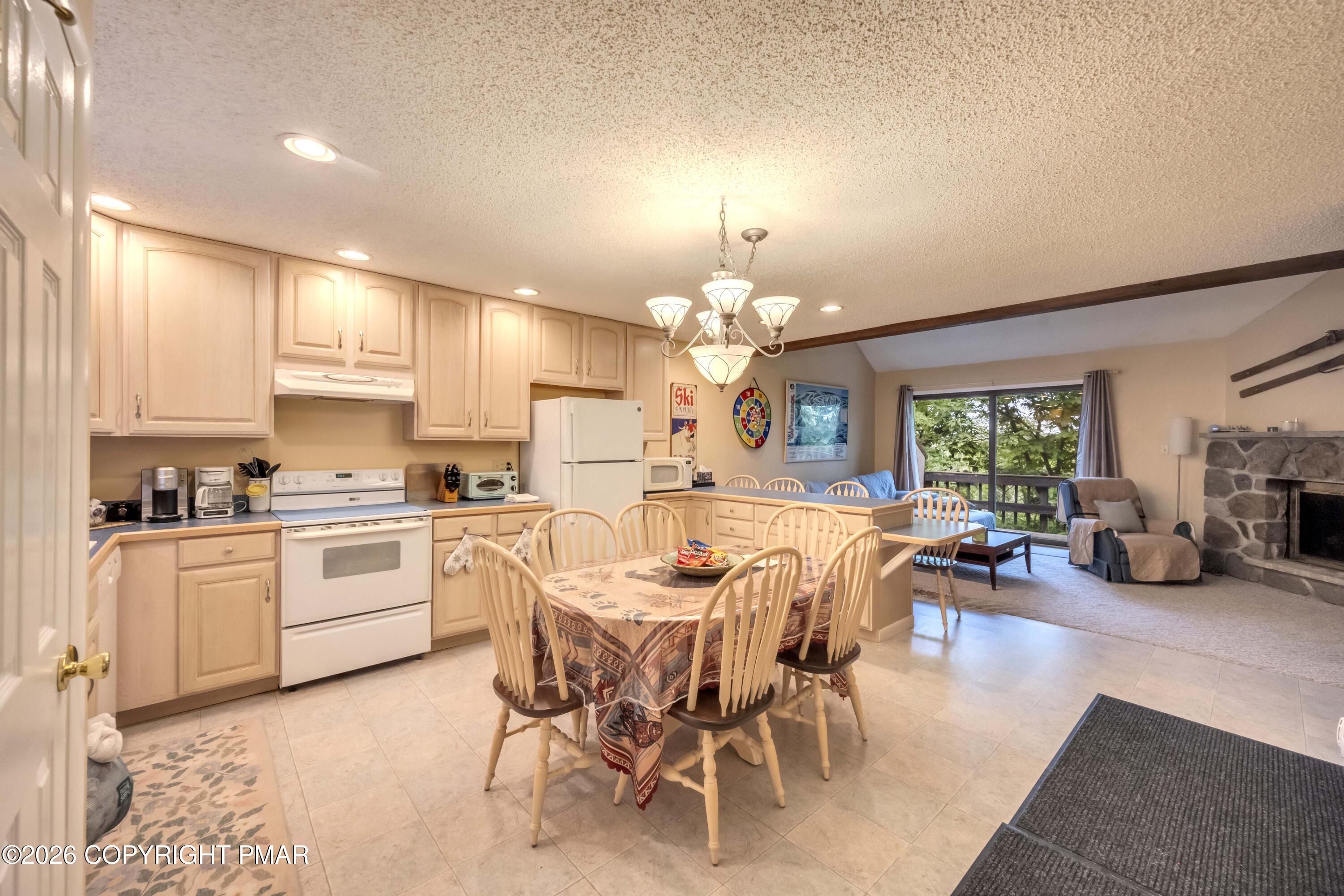 178 Upper Village Way Property Photo 3