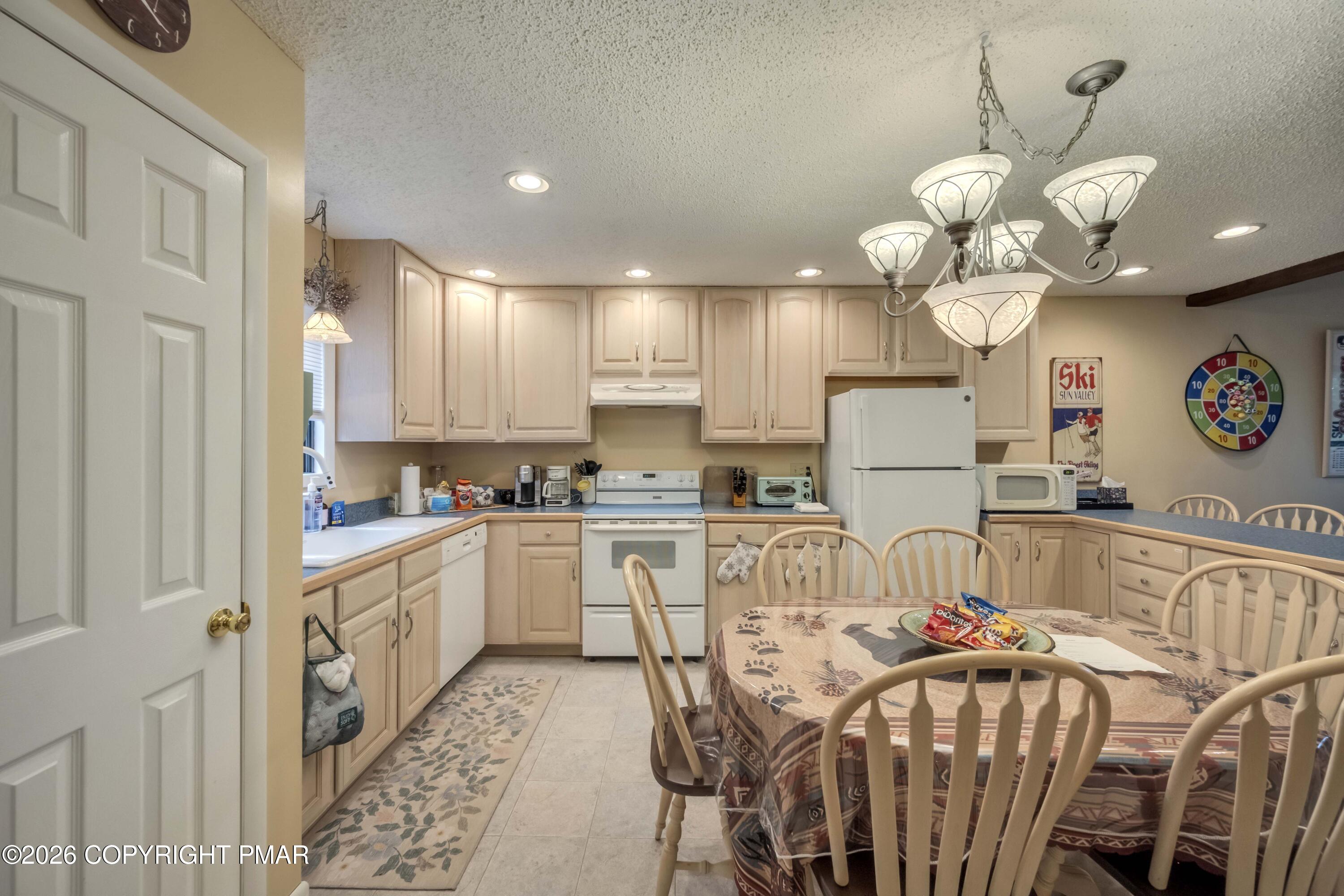 178 Upper Village Way Property Photo 4