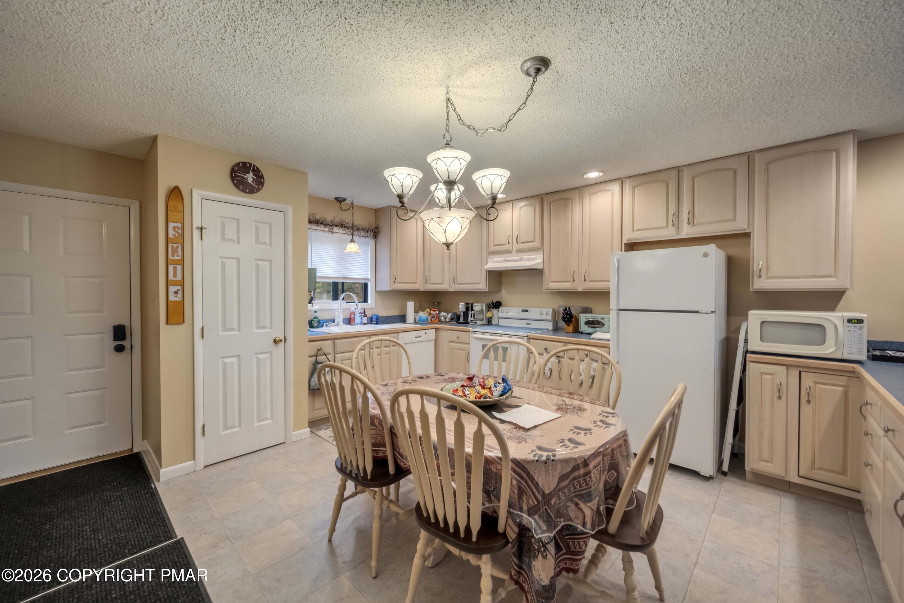 178 Upper Village Way Property Photo 5