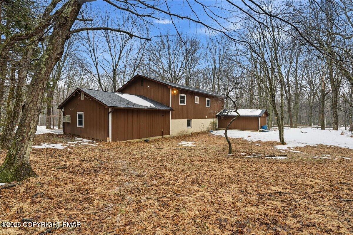 3529 Winding Way Property Photo 5