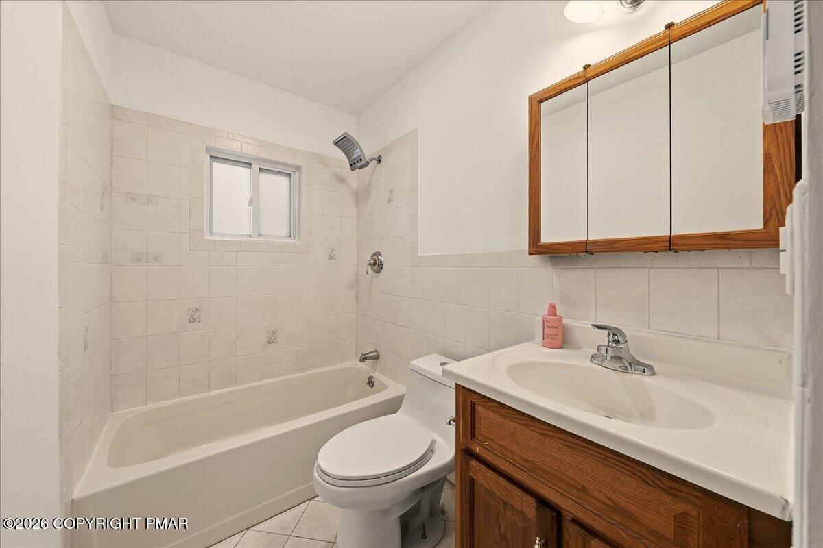 3529 Winding Way Property Photo 19