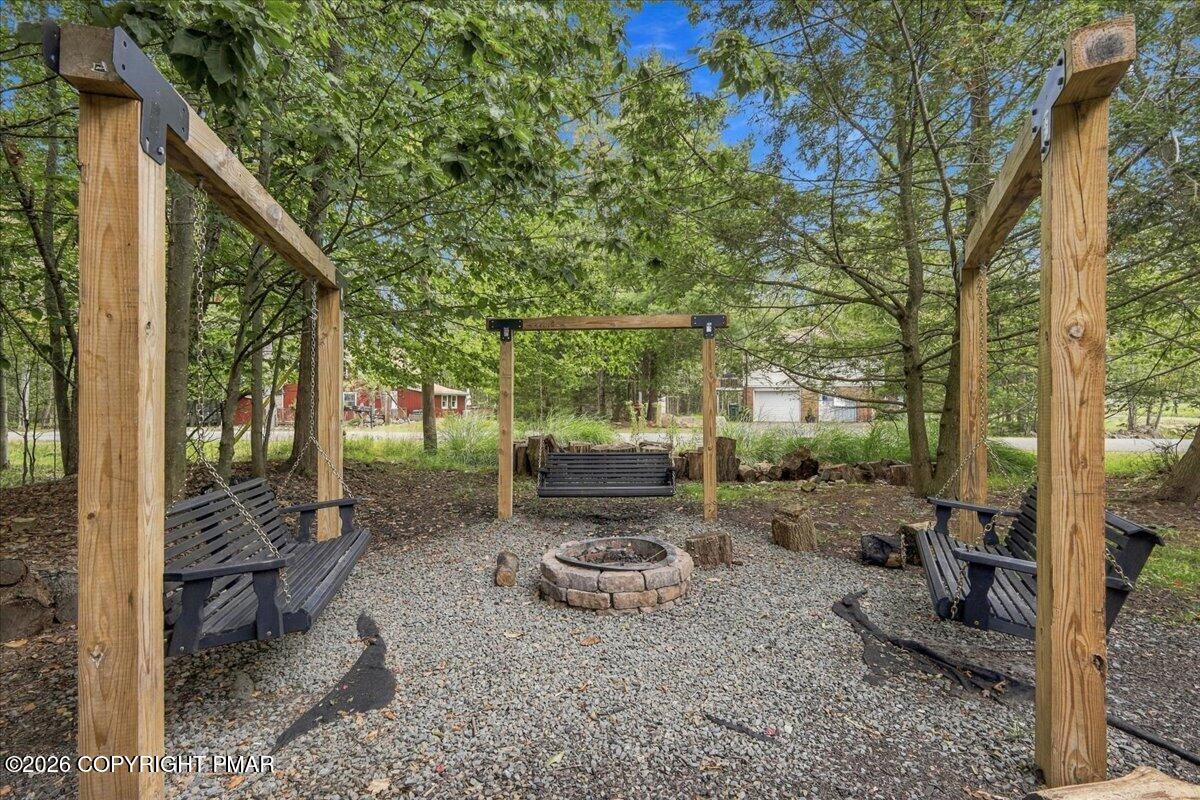 3326 Woodland Drive Property Photo 5