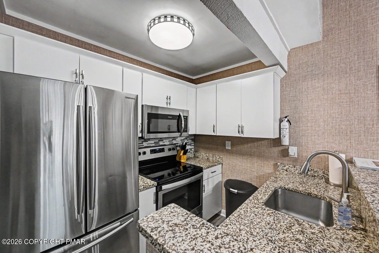 17 Slalom Property Photo 19