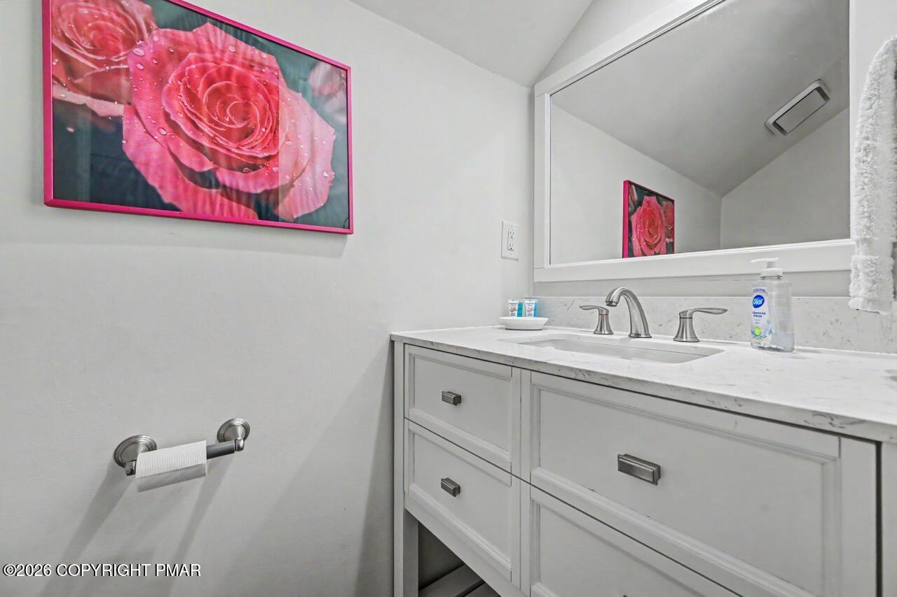 17 Slalom Property Photo 38