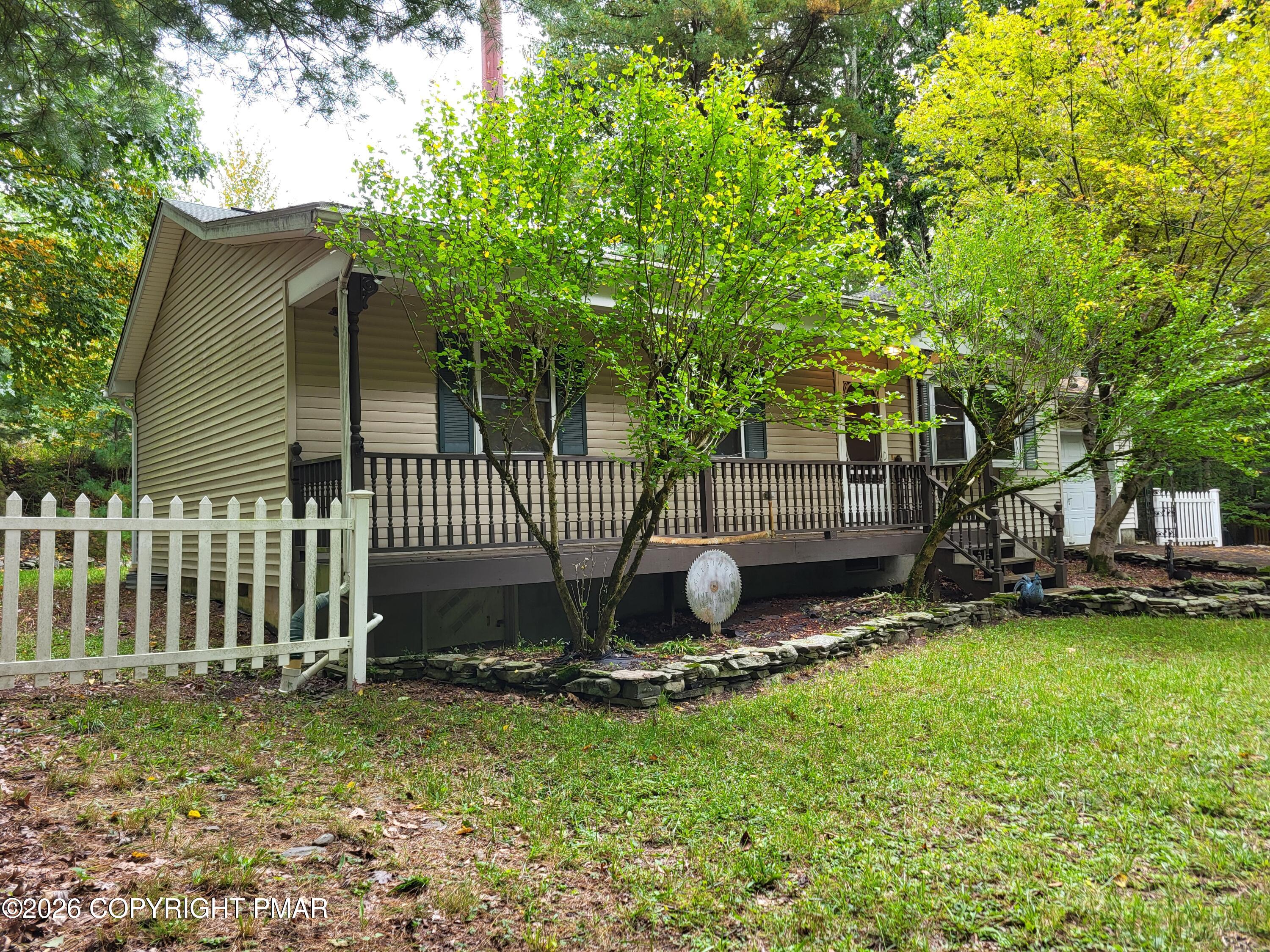 141 Manchester Drive Property Photo 3