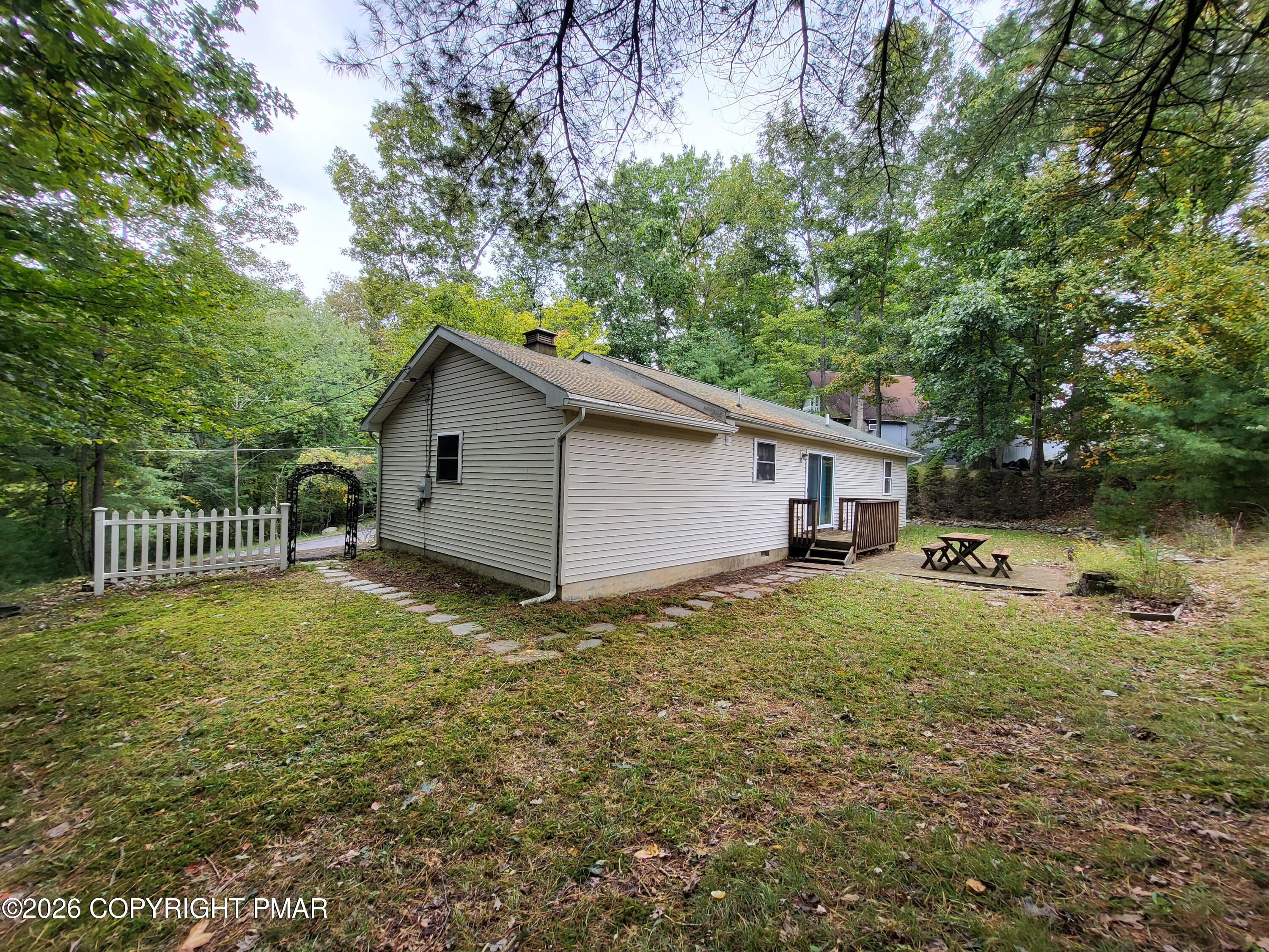 141 Manchester Drive Property Photo 5