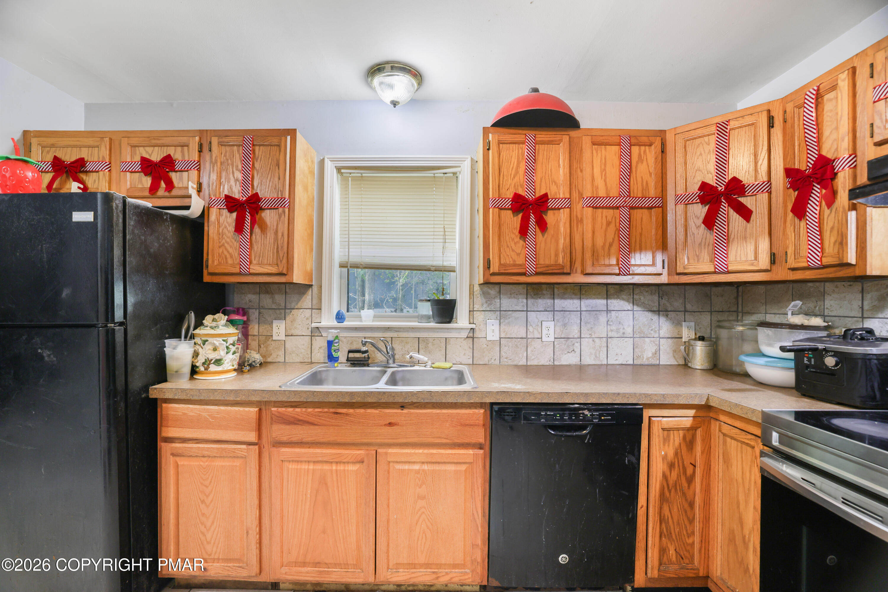 5456 Jennifer Lane Property Photo 6