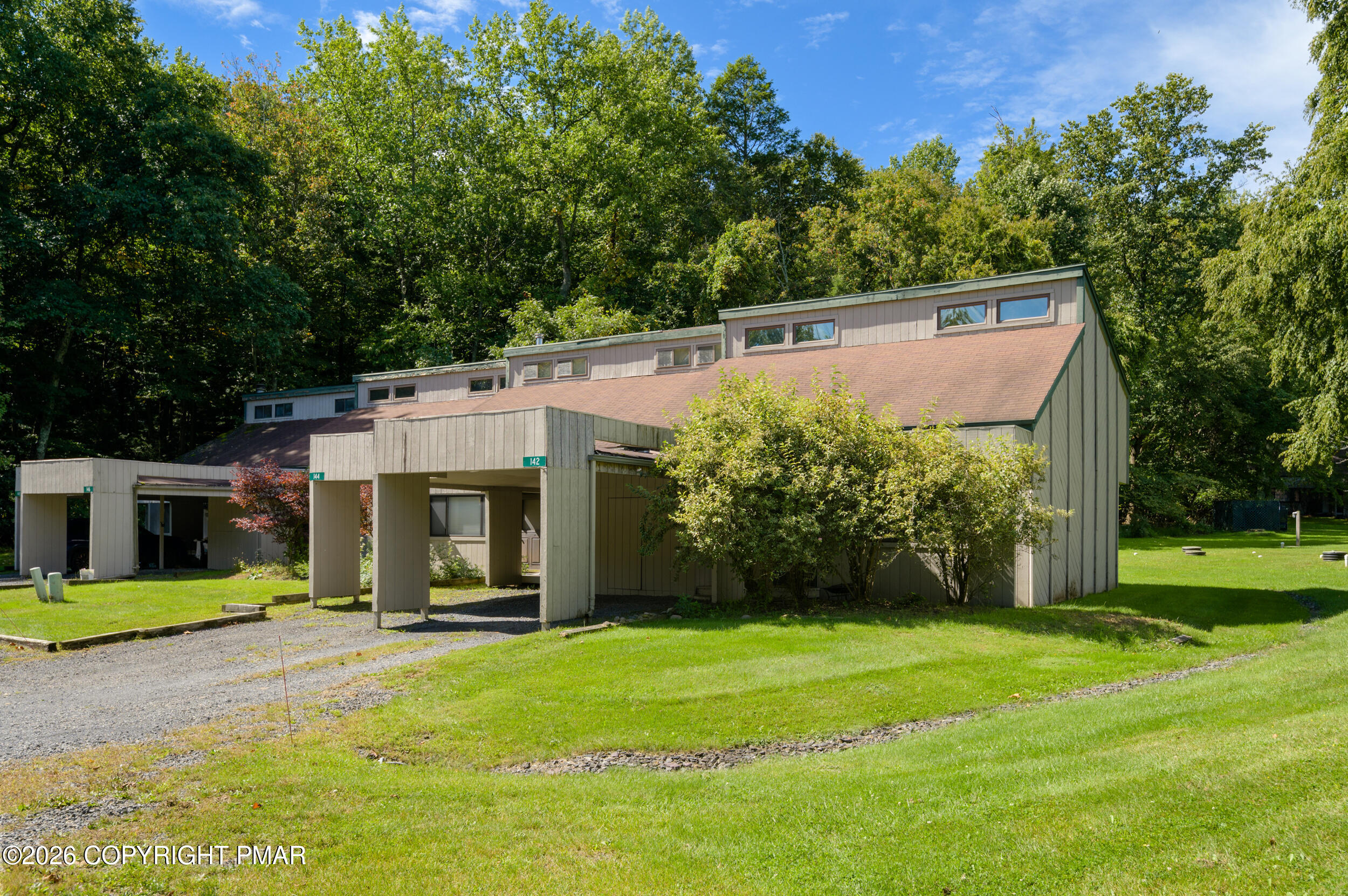 142 Ridge Drive Property Photo 1